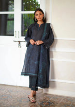 Winter Weaves by Sahar – 3pc Floral Printed Khaddar Suit with Lace Detailing WWS9