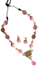 Gul Warun Handcrafted Stone Drop Necklace Set with Pendant GJ19