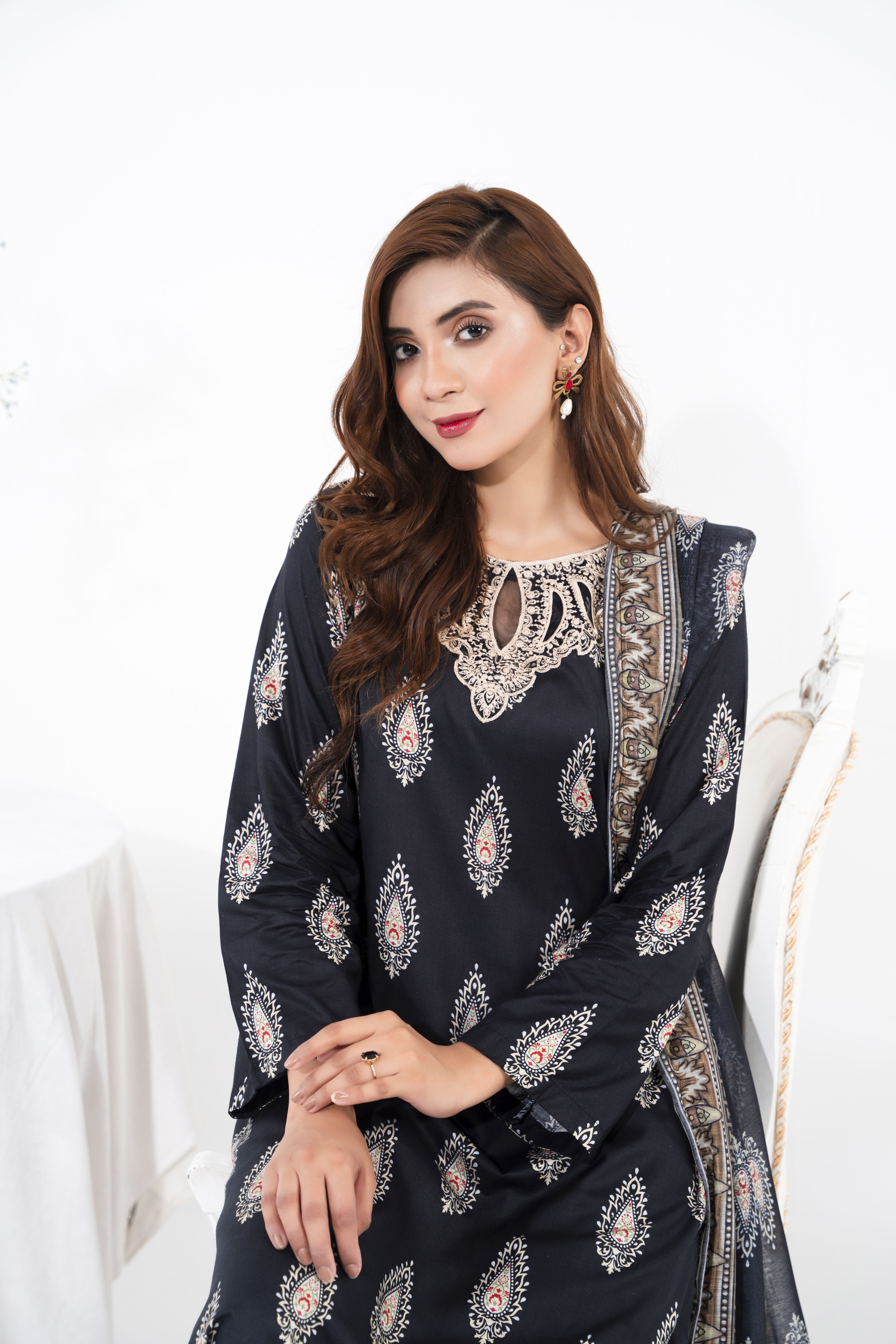 Mahgul Linen Winter Collection by Raniyah MWR6