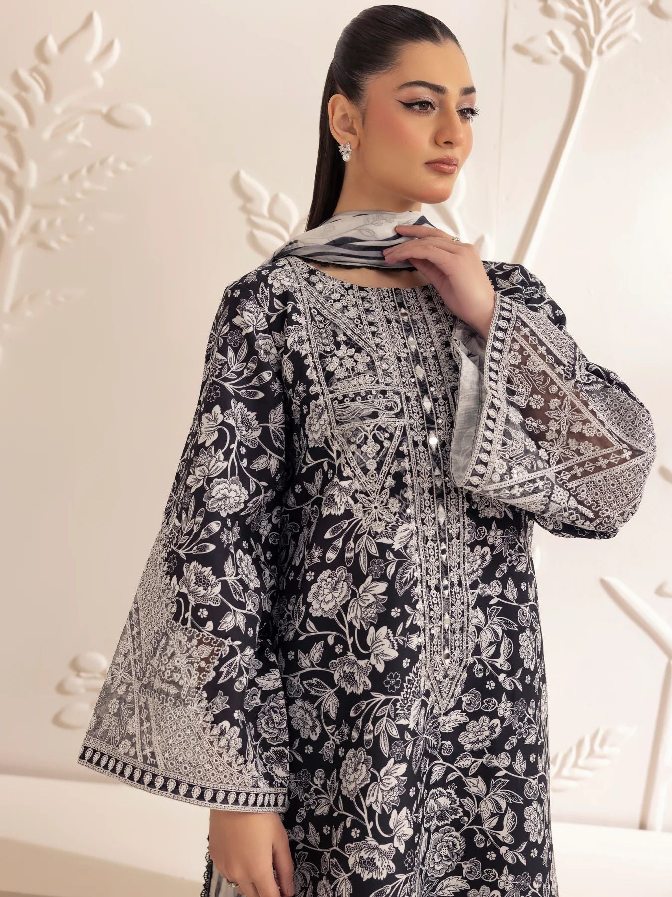 Mohagni 3pc Ready to Wear Silk Lawn Suit with Silk Dupatta LMB8