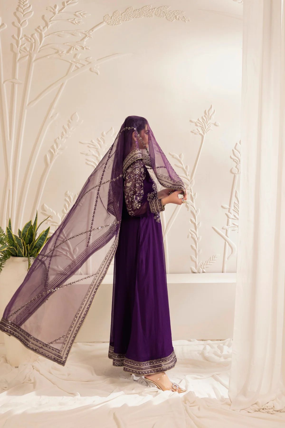 Muse13 – Ready to Wear Purple Chiffon Embroidered Long Shirt with Raw Silk Trousers by Mohagni