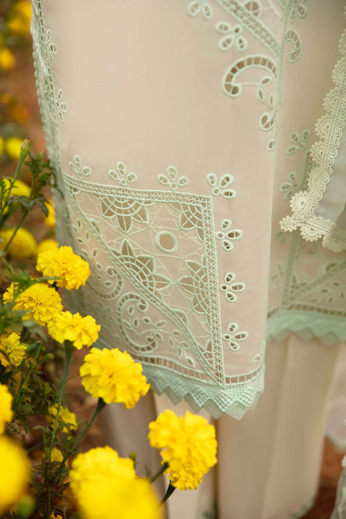 Sable Luxury Ready to Wear Lawn 24 NISA 04