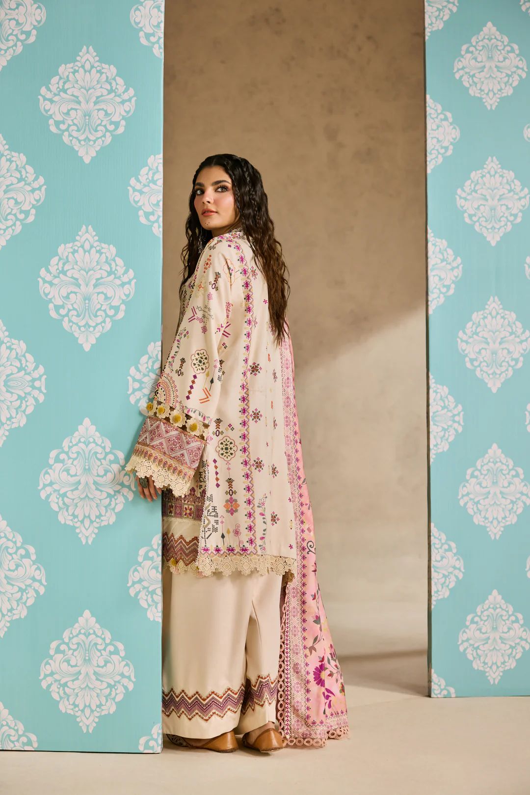 Linen by Florent – 3pc Embroidered Linen Winter Suit with Shawl NAF5