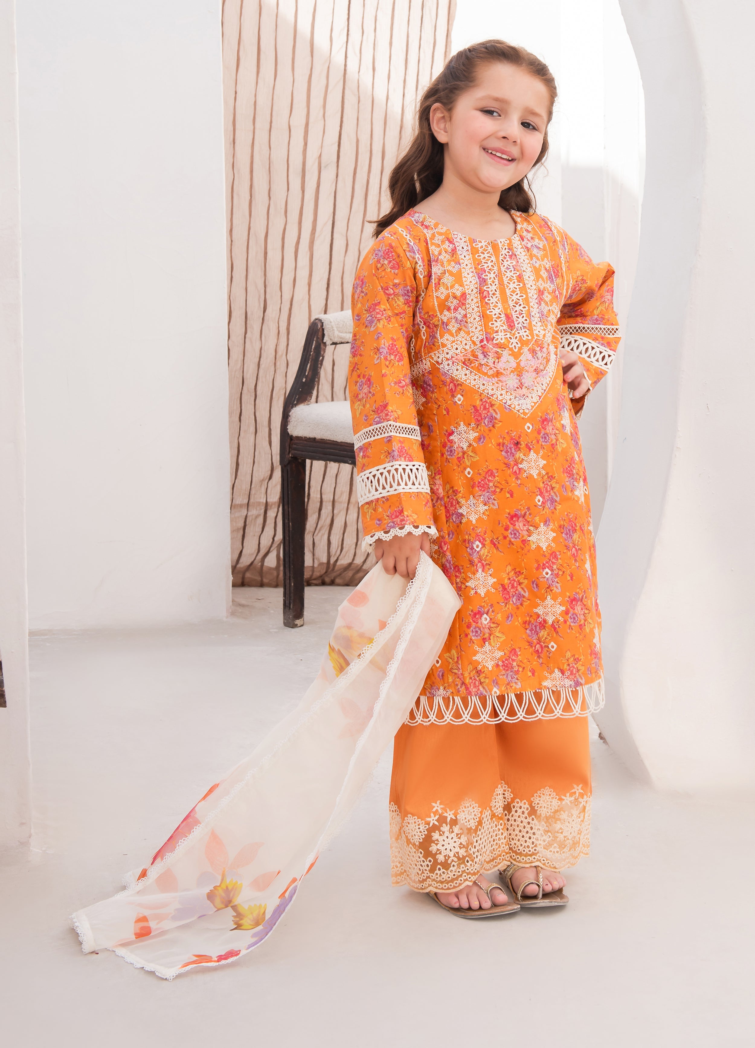 Ayeza Khan ft. Mona Eid Collection MAKG2