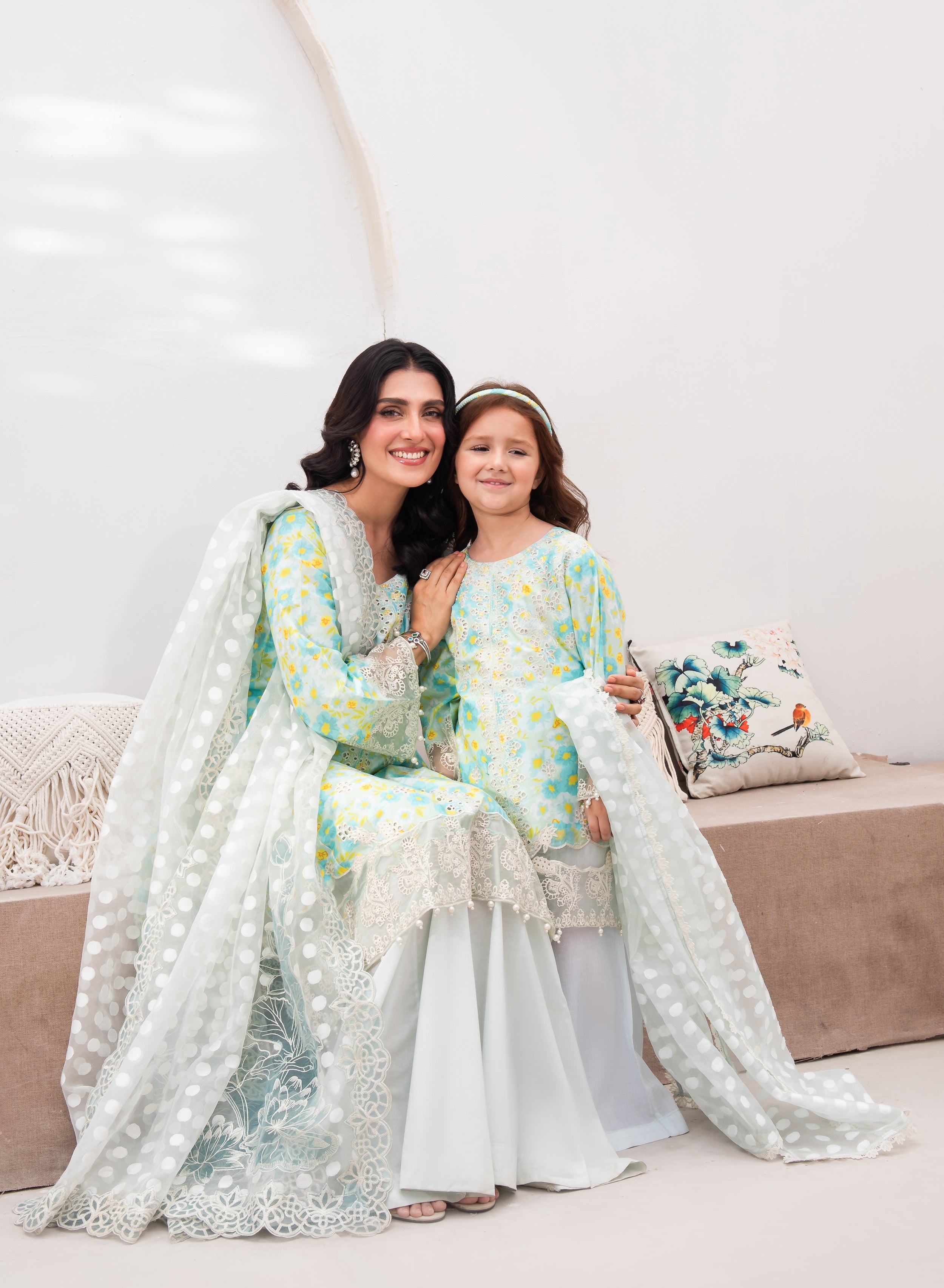 Ayeza Khan ft. Mona Eid Collection MAKG6