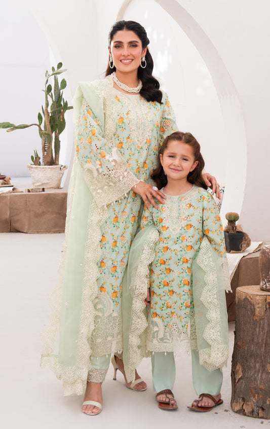 Ayeza Khan ft. Mona Eid Collection MAKG4