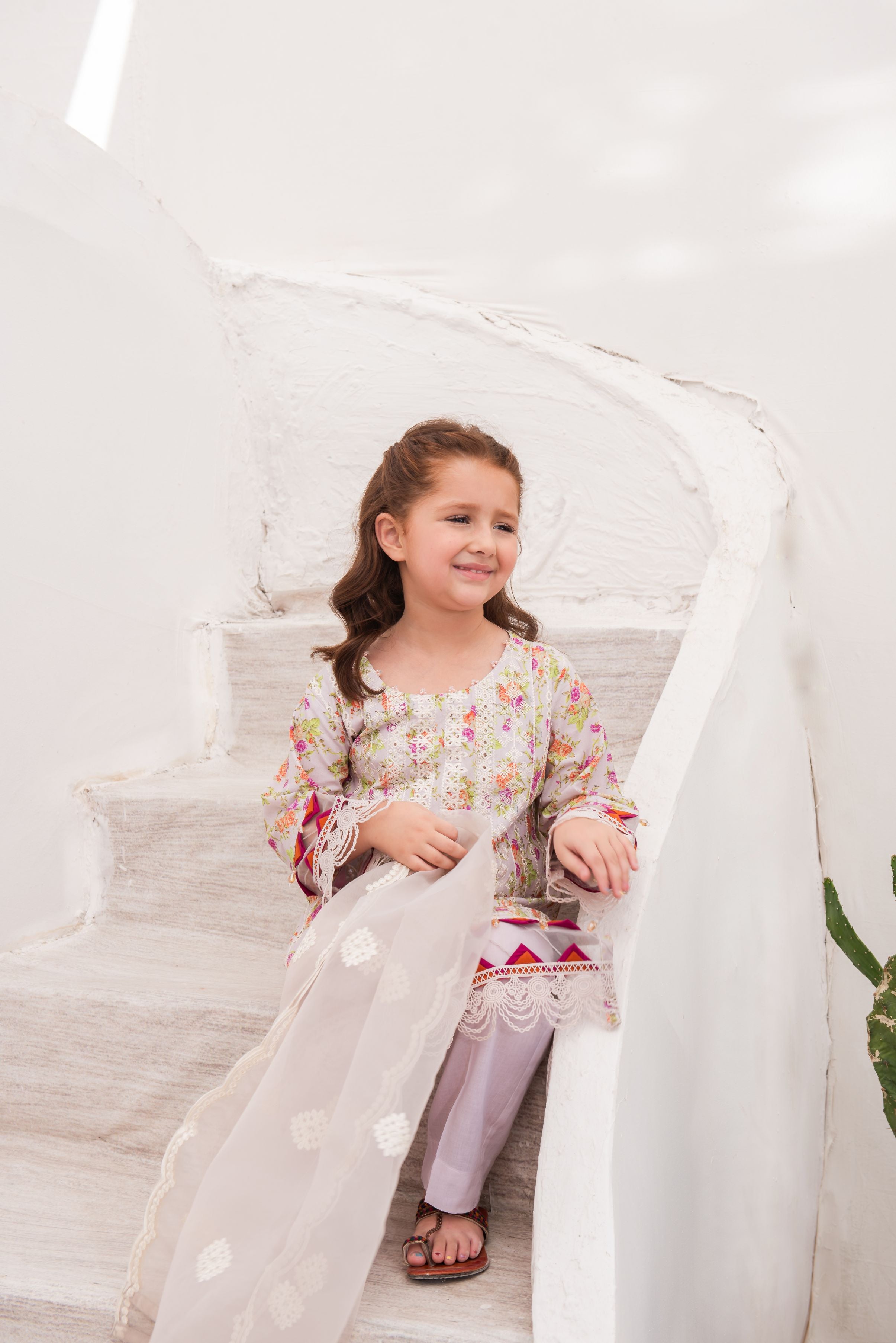 Ayeza Khan ft. Mona Eid Collection MAKG3