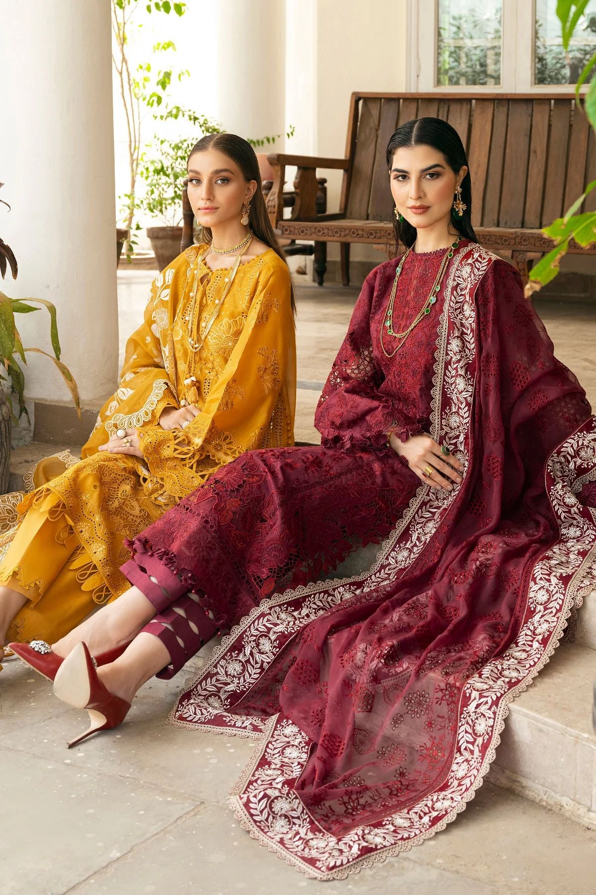 Baroque Swiss Voile Lawn 23 D05