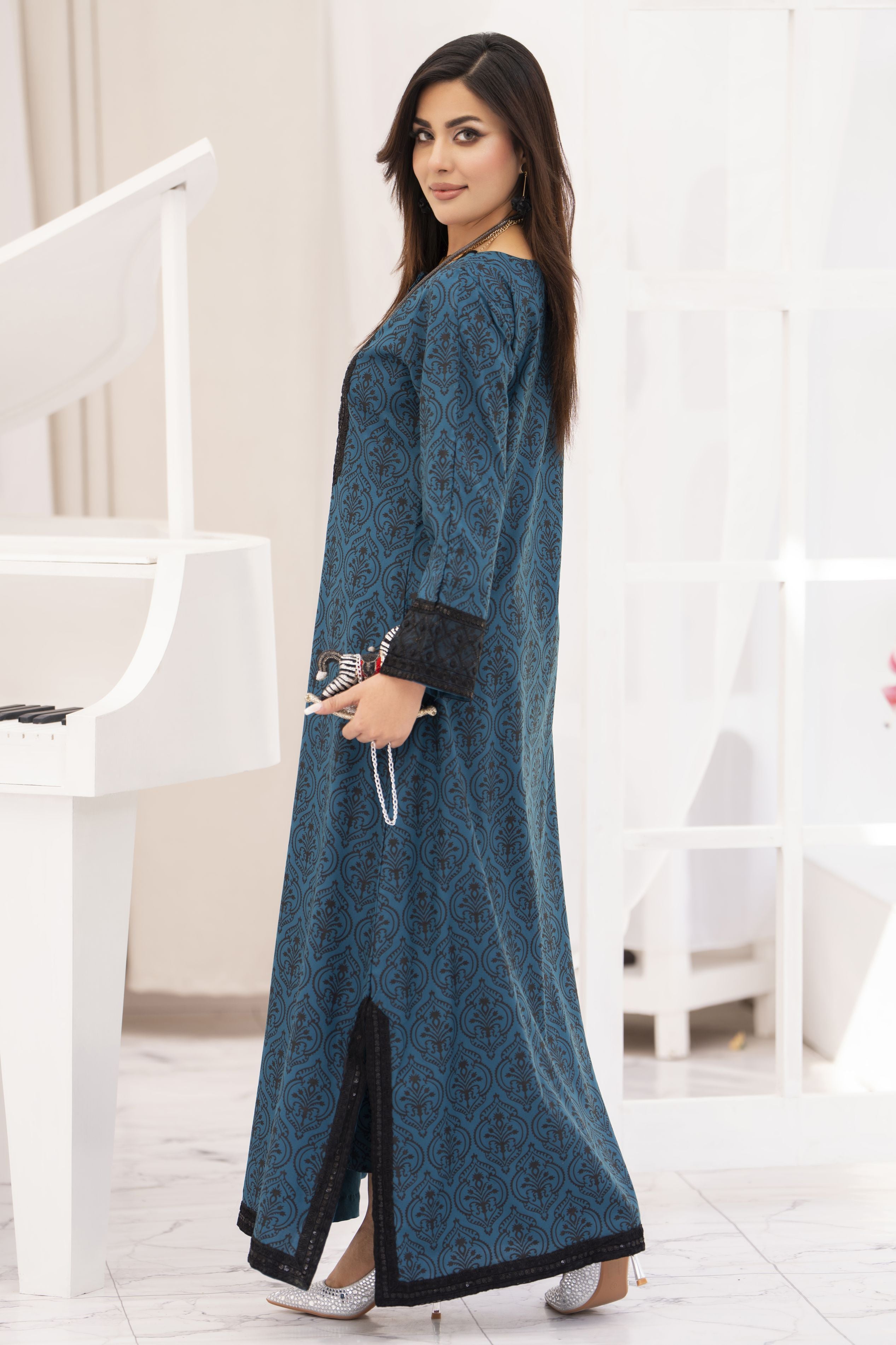 Miski FrostFit – Teal & Black Embroidered Dhanak 2pc Long Dress FFM8