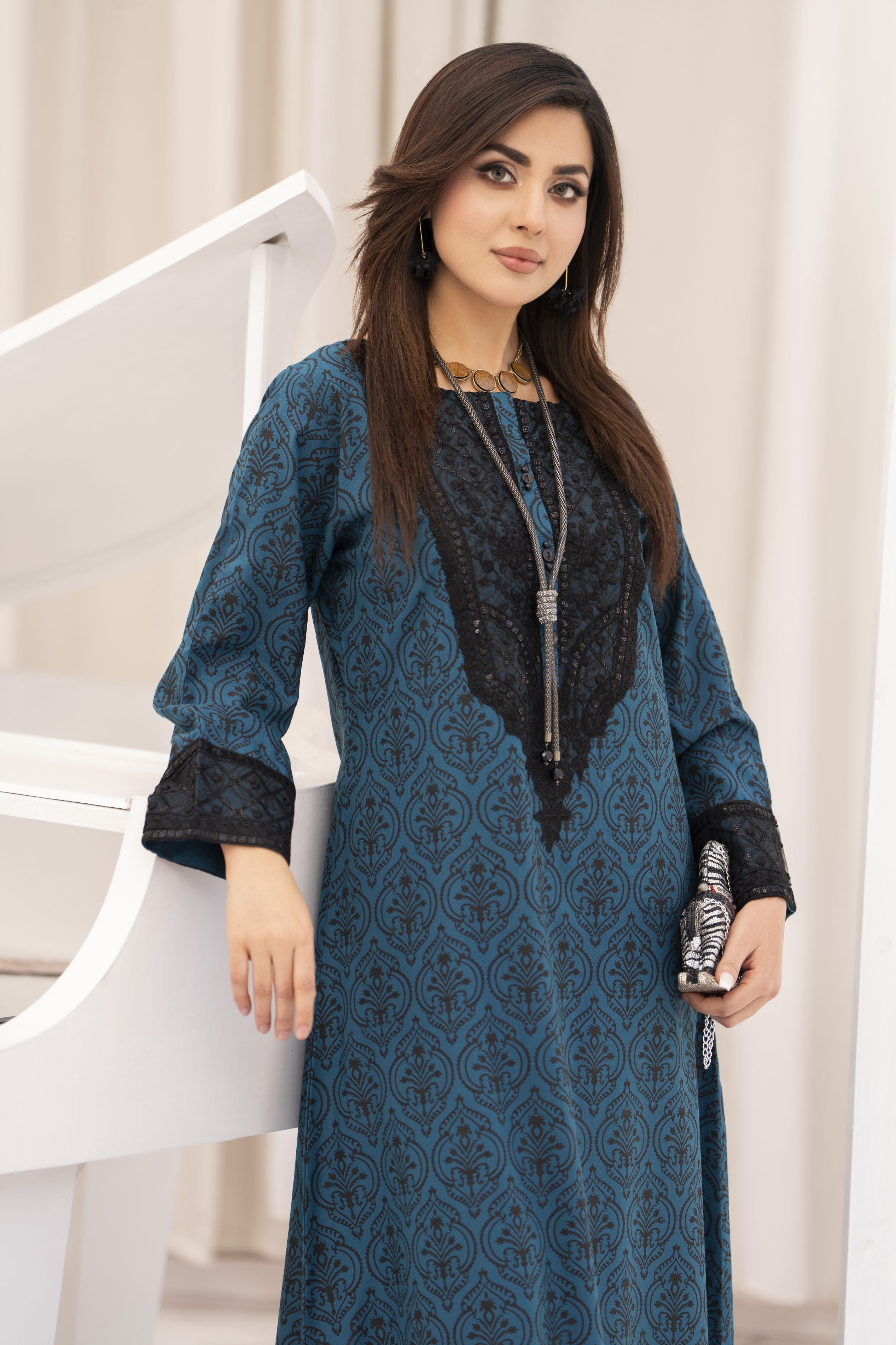 Miski FrostFit – Teal & Black Embroidered Dhanak 2pc Long Dress FFM8