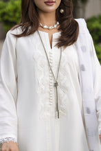 Aleezay 3pc White Linen Suit with Jacquard Dupatta – JAL7