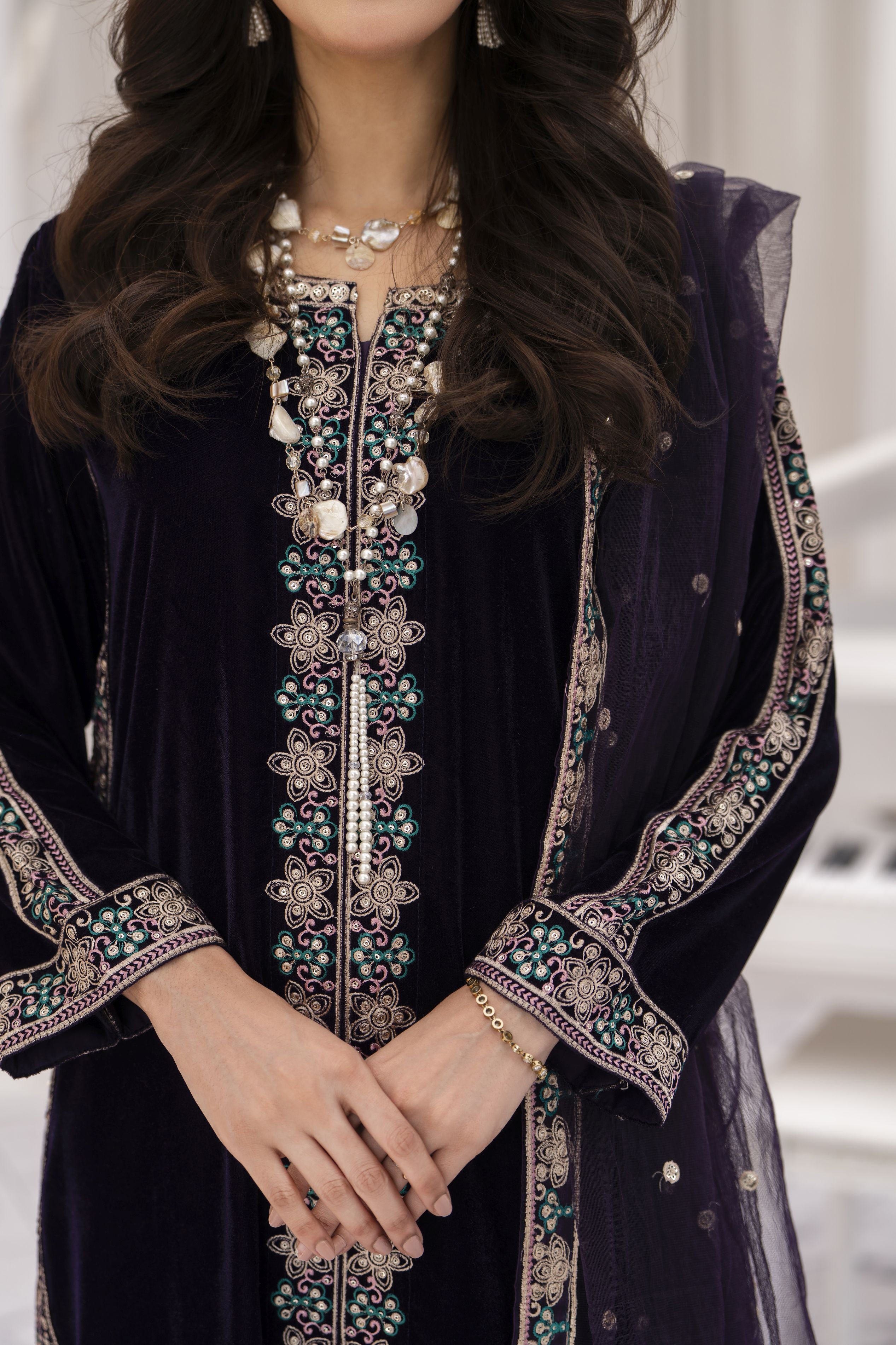 Makhmal by Gul Warun Deep Purple 3pc Velvet Embroidered Suit MBG9