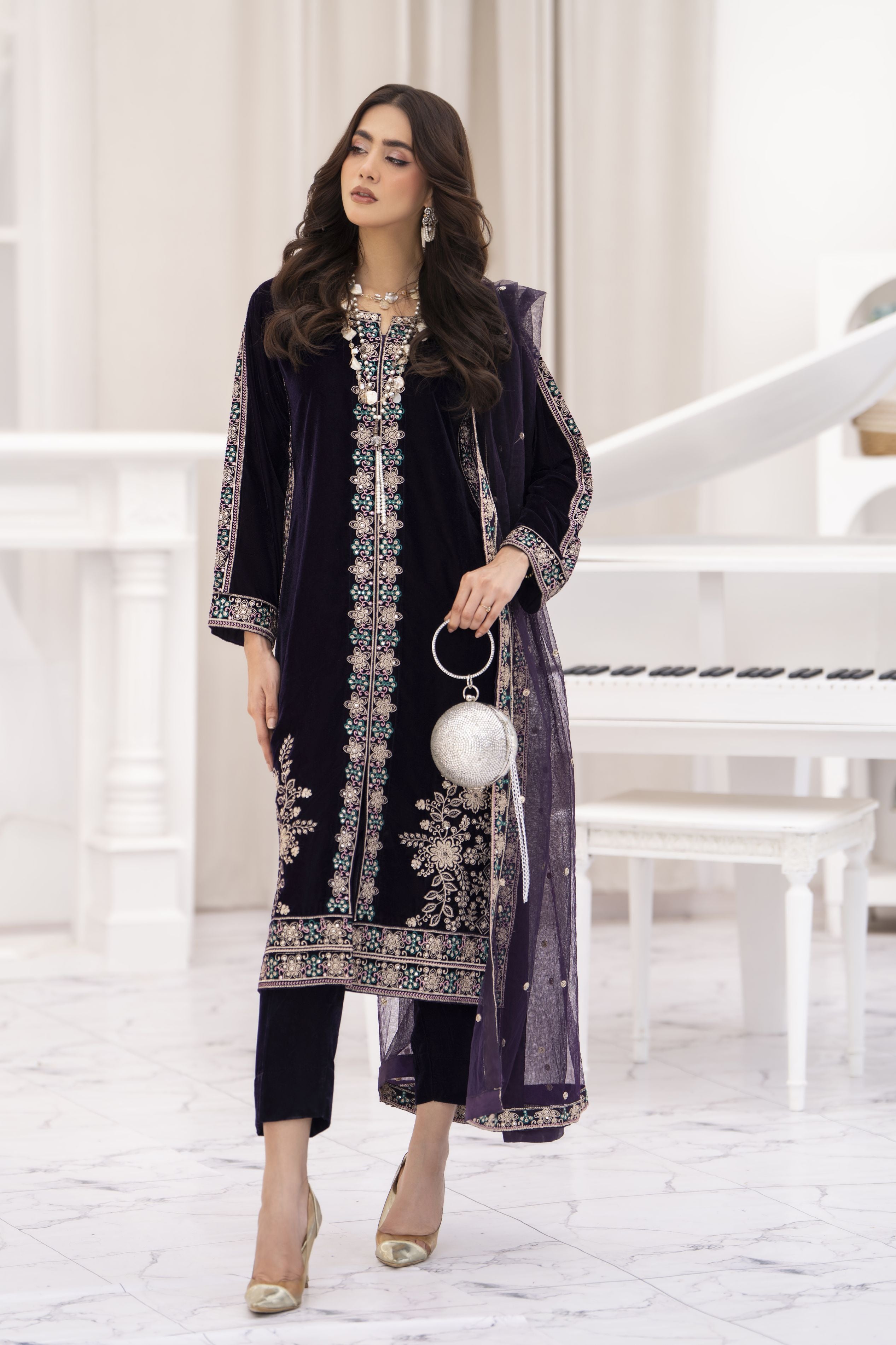 Makhmal by Gul Warun Deep Purple 3pc Velvet Embroidered Suit MBG9