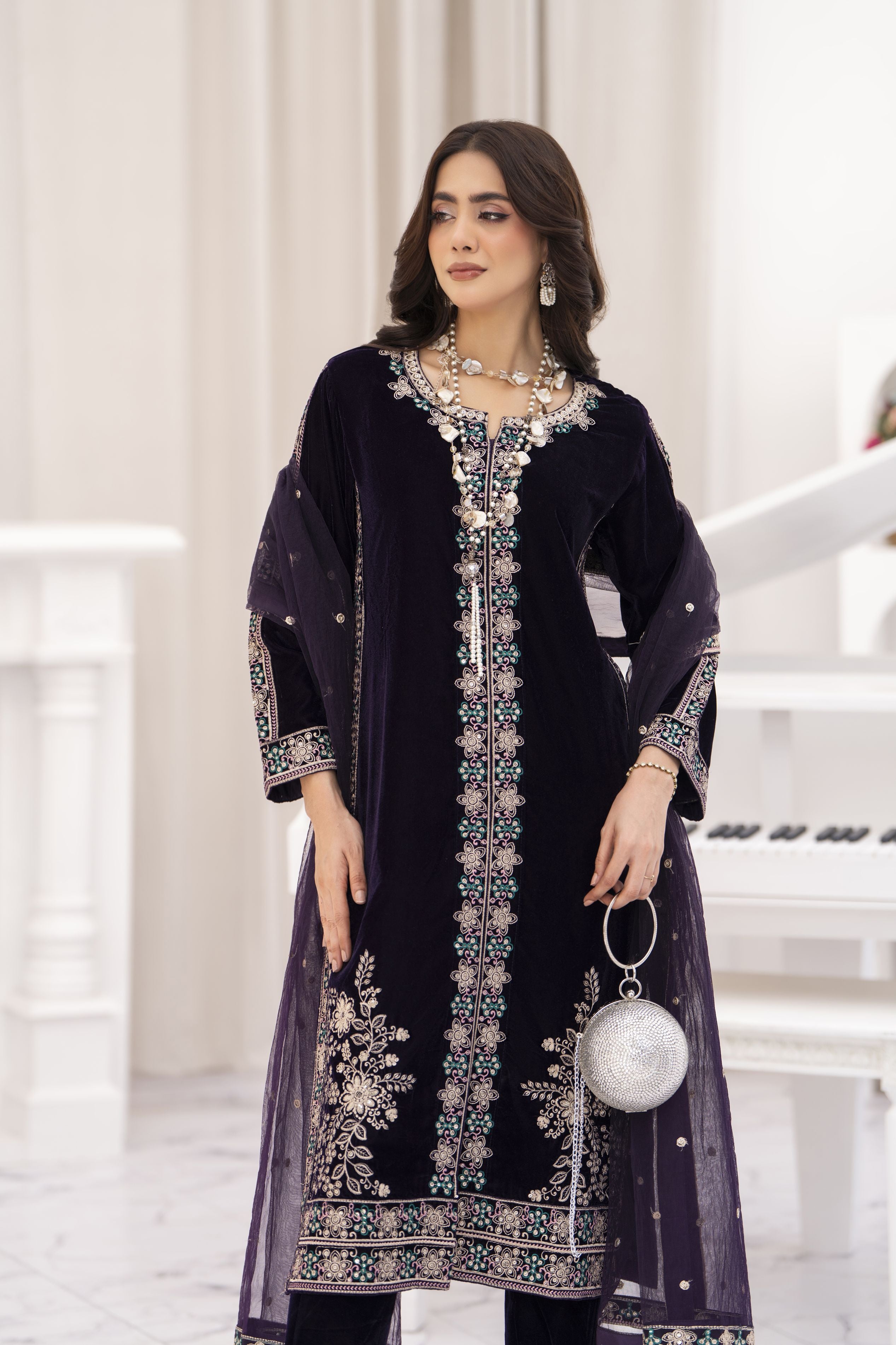 Makhmal by Gul Warun Deep Purple 3pc Velvet Embroidered Suit MBG9