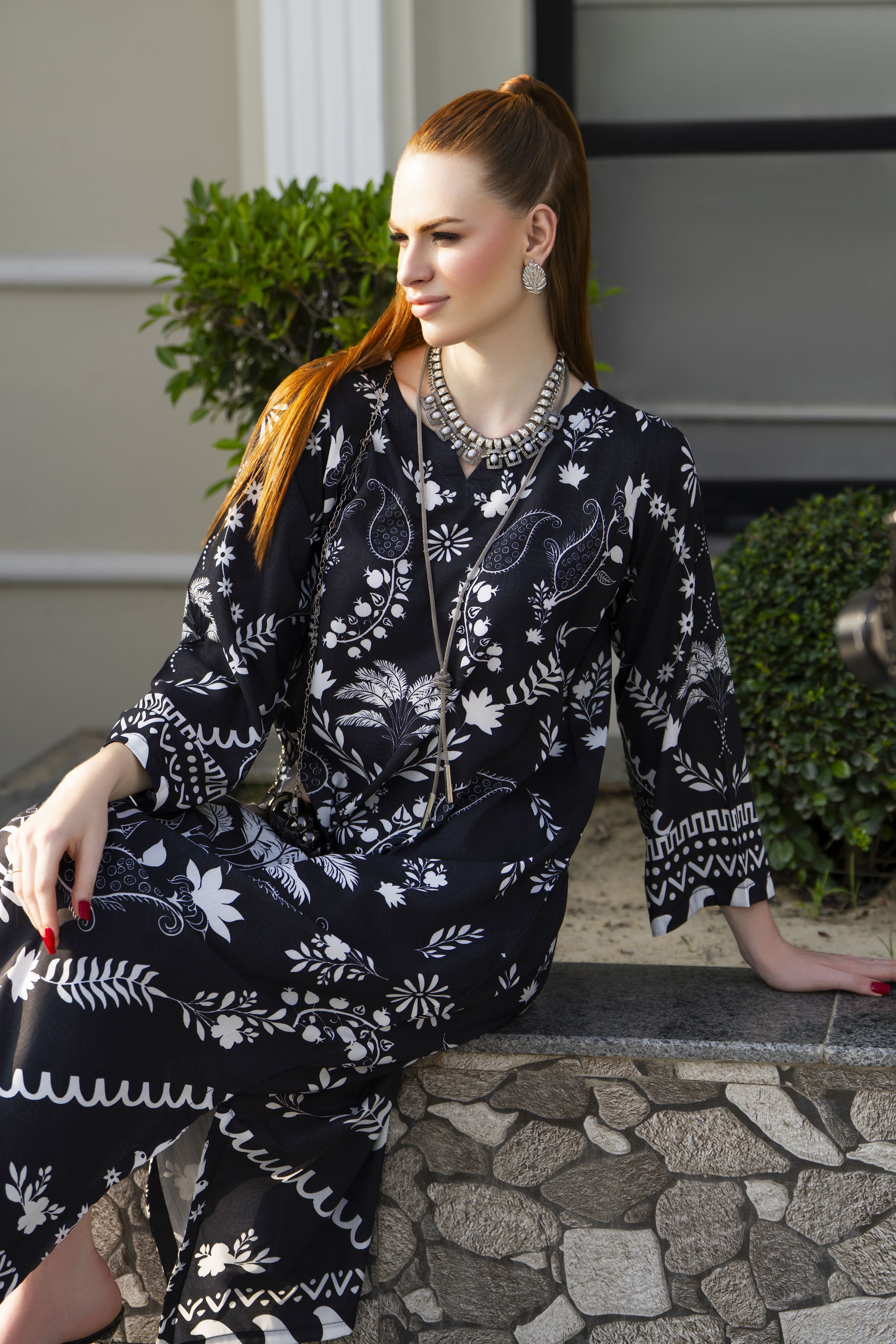 Sakeena Sheen Black & White Botanical Printed Poly Raw Silk 2pc Kaftan – SHH9