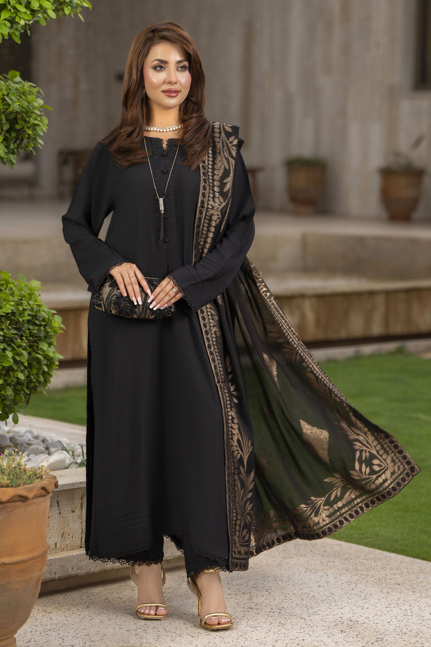 Aleezay 3pc Black Linen Suit with Gold Jacquard Dupatta – JAL9