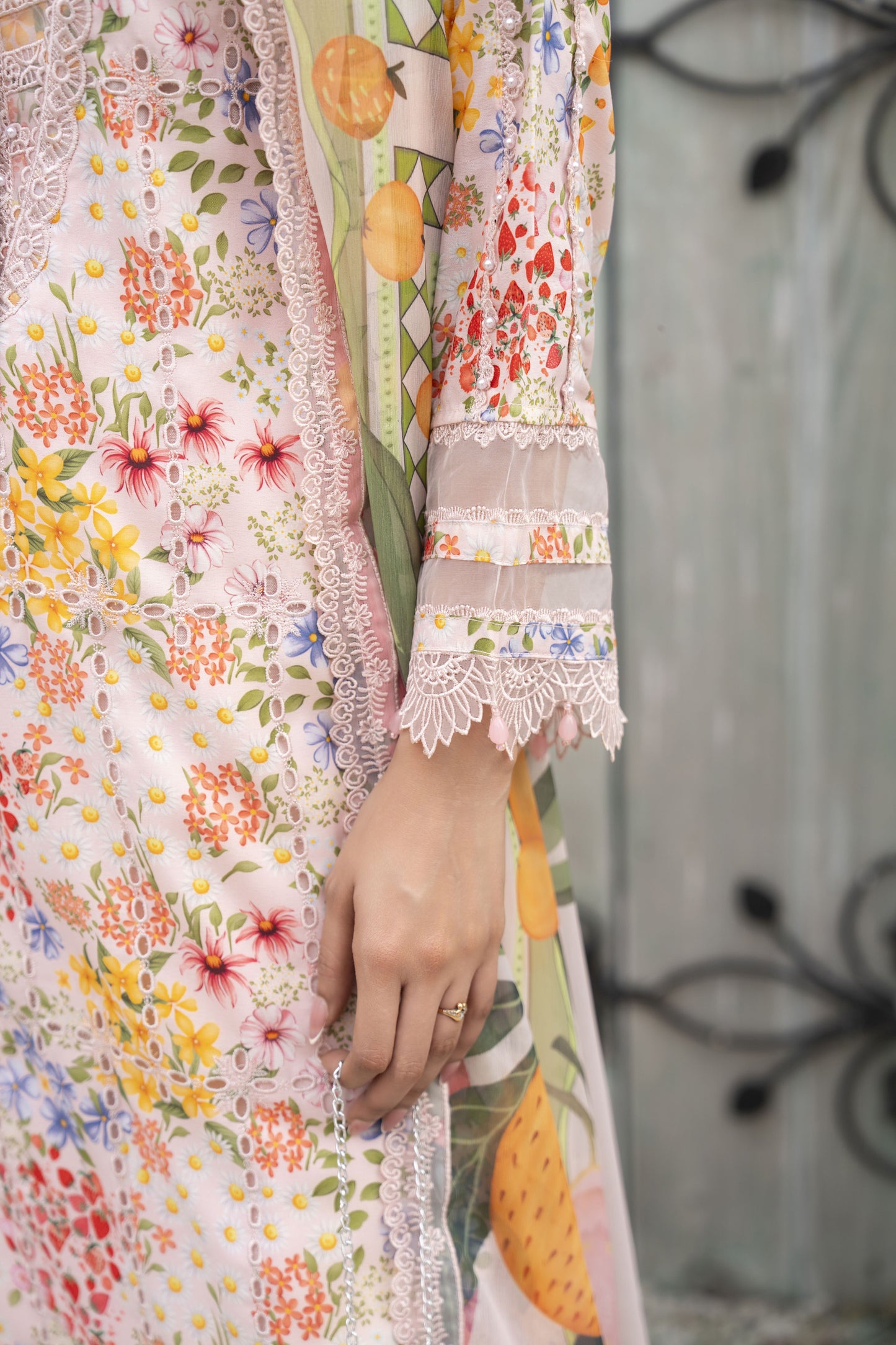 3pc Printed & Chikankari Embroidered Lawn Suit with Chiffon Dupatta RES8