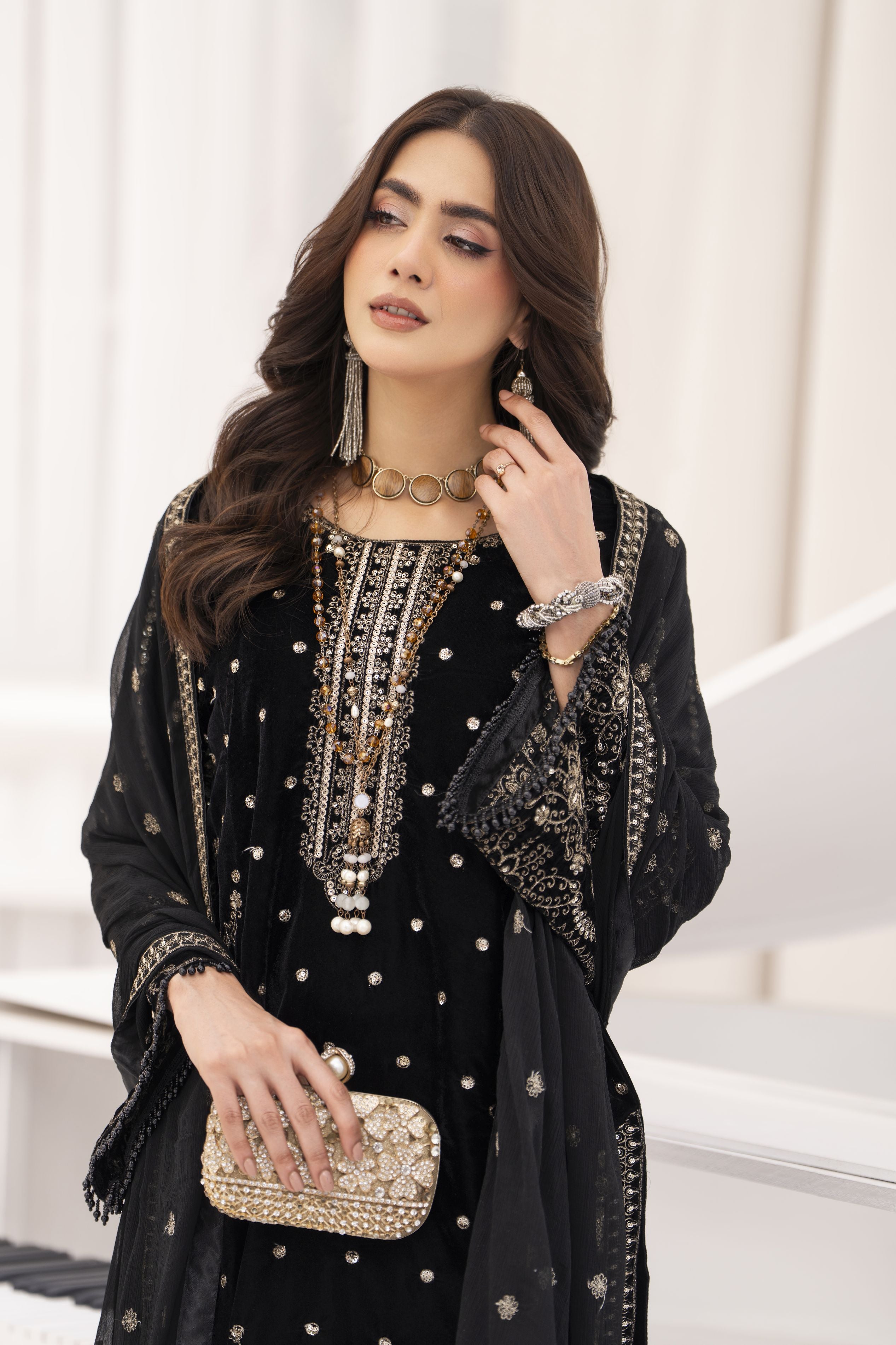 Makhmal by Gul Warun Black 3pc Velvet Embroidered Suit MBG6