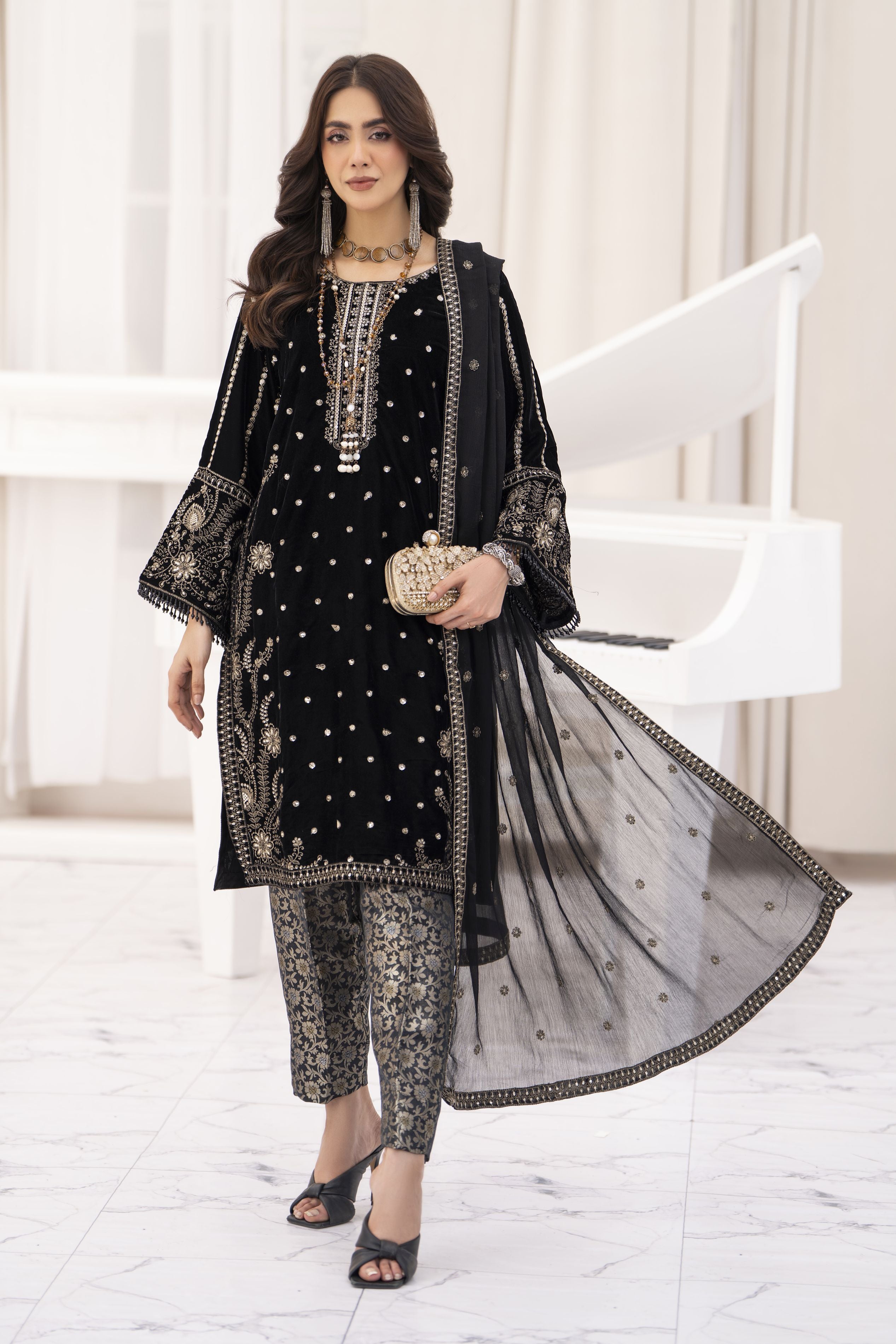 Makhmal by Gul Warun Black 3pc Velvet Embroidered Suit MBG6