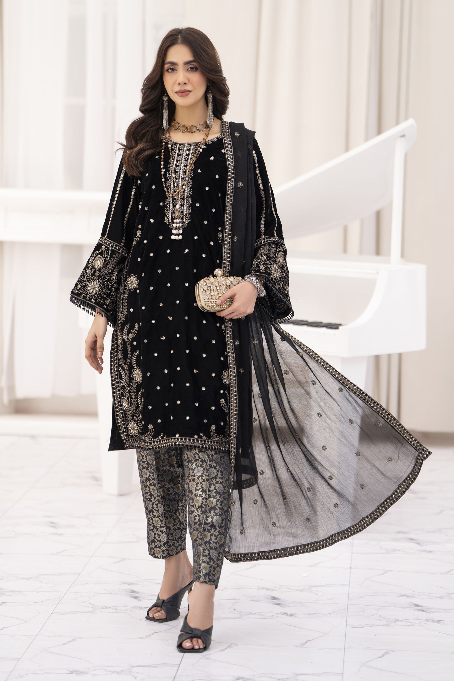 Makhmal by Gul Warun Black 3pc Velvet Embroidered Suit MBG6