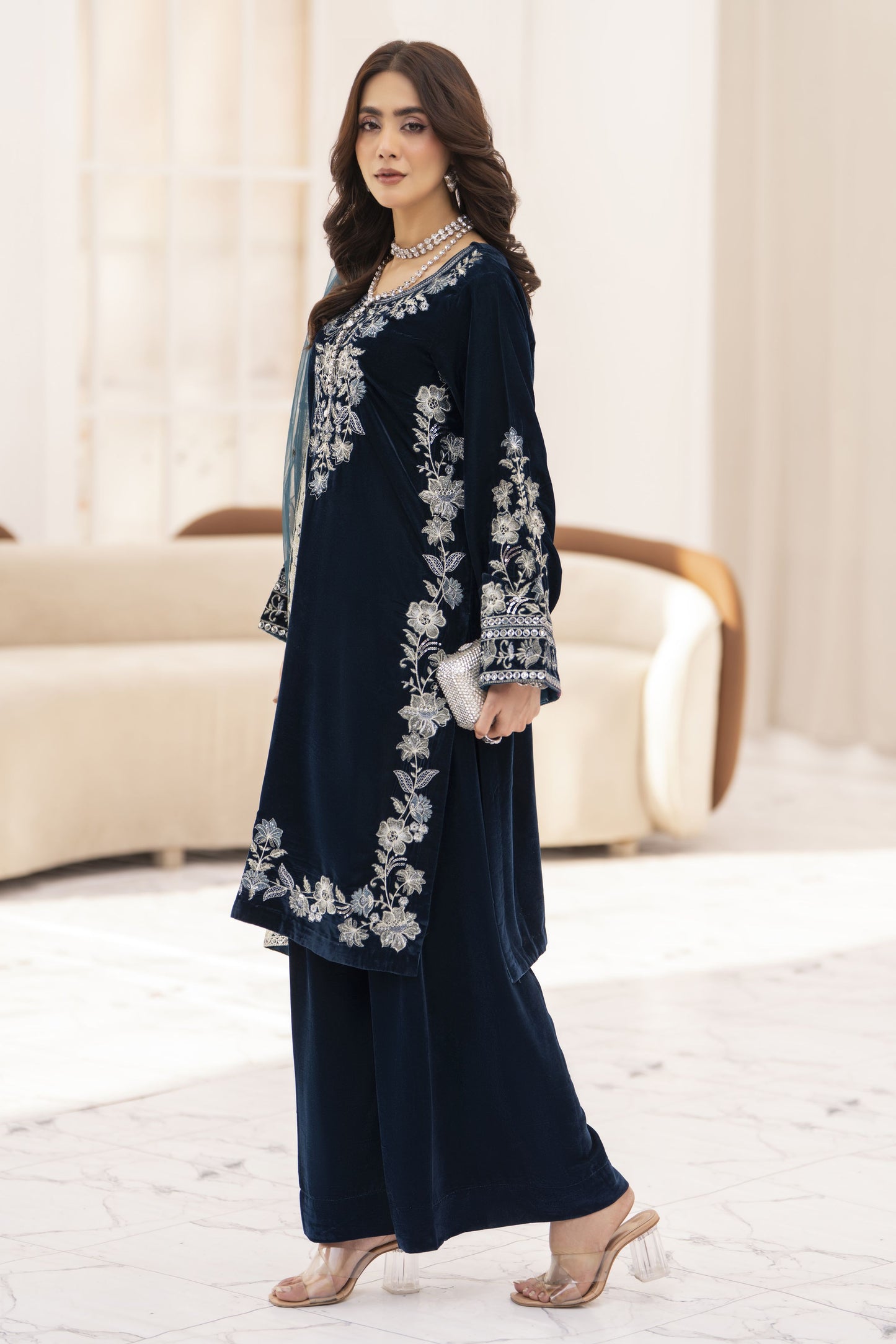 Makhmal by Gul Warun Navy Blue 3pc Velvet Embroidered Suit MBG3
