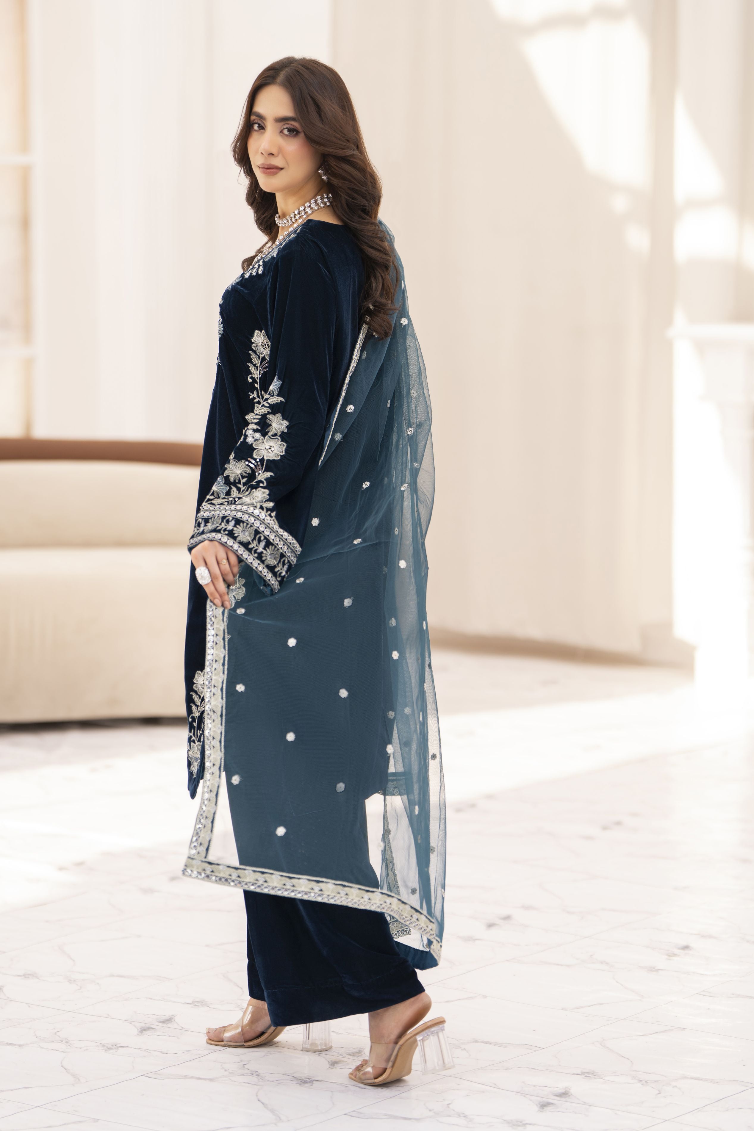 Makhmal by Gul Warun Navy Blue 3pc Velvet Embroidered Suit MBG3