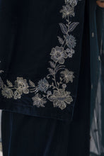 Makhmal by Gul Warun Navy Blue 3pc Velvet Embroidered Suit MBG3