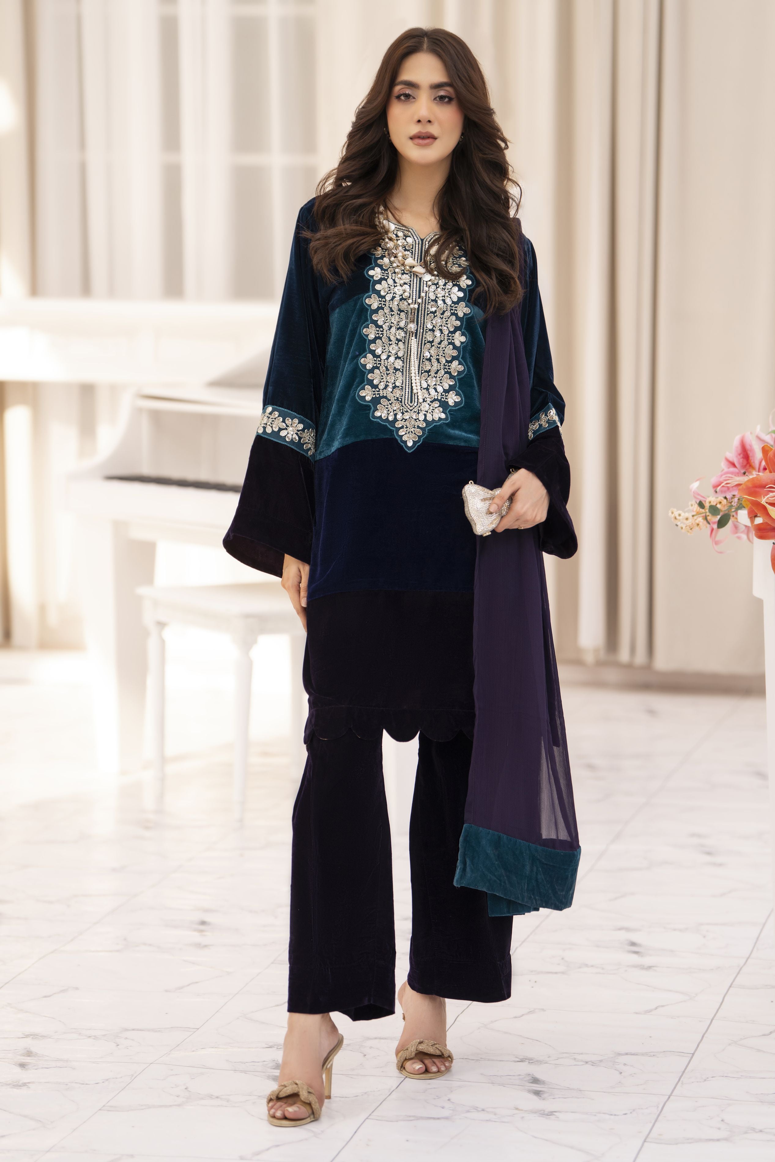 Makhmal by Gul Warun Teal and Navy 3pc Velvet Embroidered Suit MBG7
