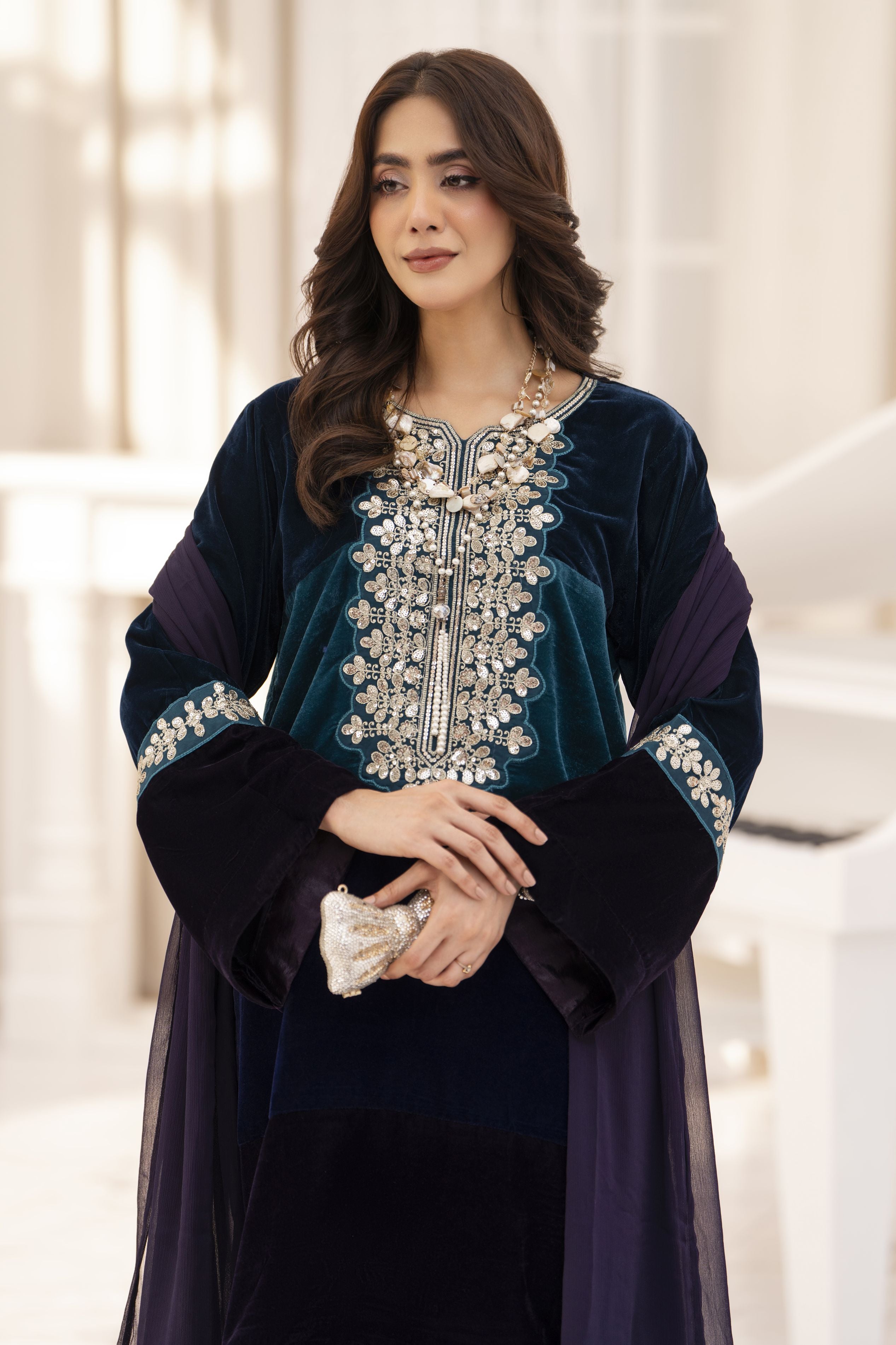 Makhmal by Gul Warun Teal and Navy 3pc Velvet Embroidered Suit MBG7