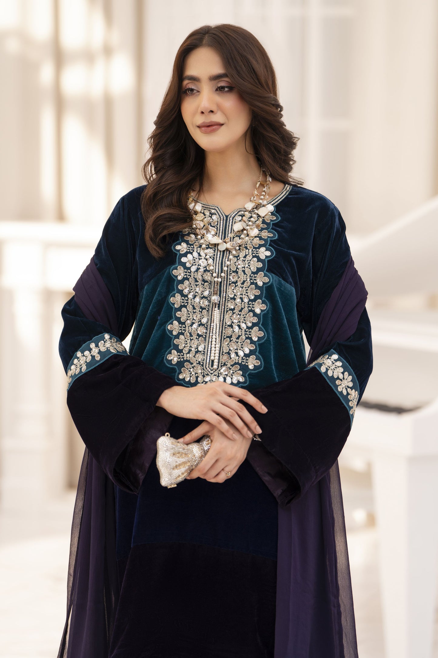 Makhmal by Gul Warun Teal and Navy 3pc Velvet Embroidered Suit MBG7