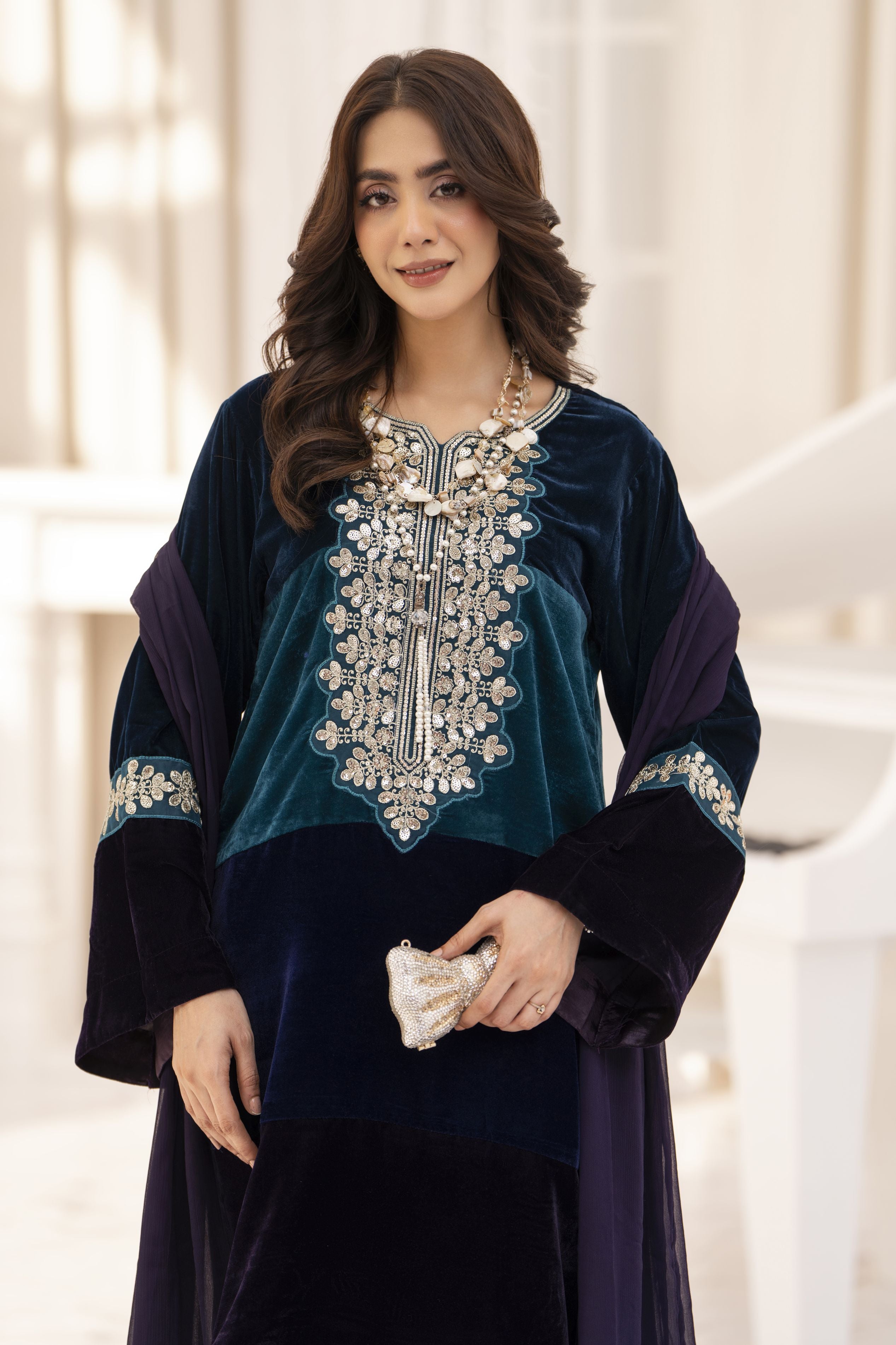 Makhmal by Gul Warun Teal and Navy 3pc Velvet Embroidered Suit MBG7