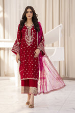 Makhmal by Gul Warun Shocking Pink 3pc Velvet Embroidered Suit MBG2