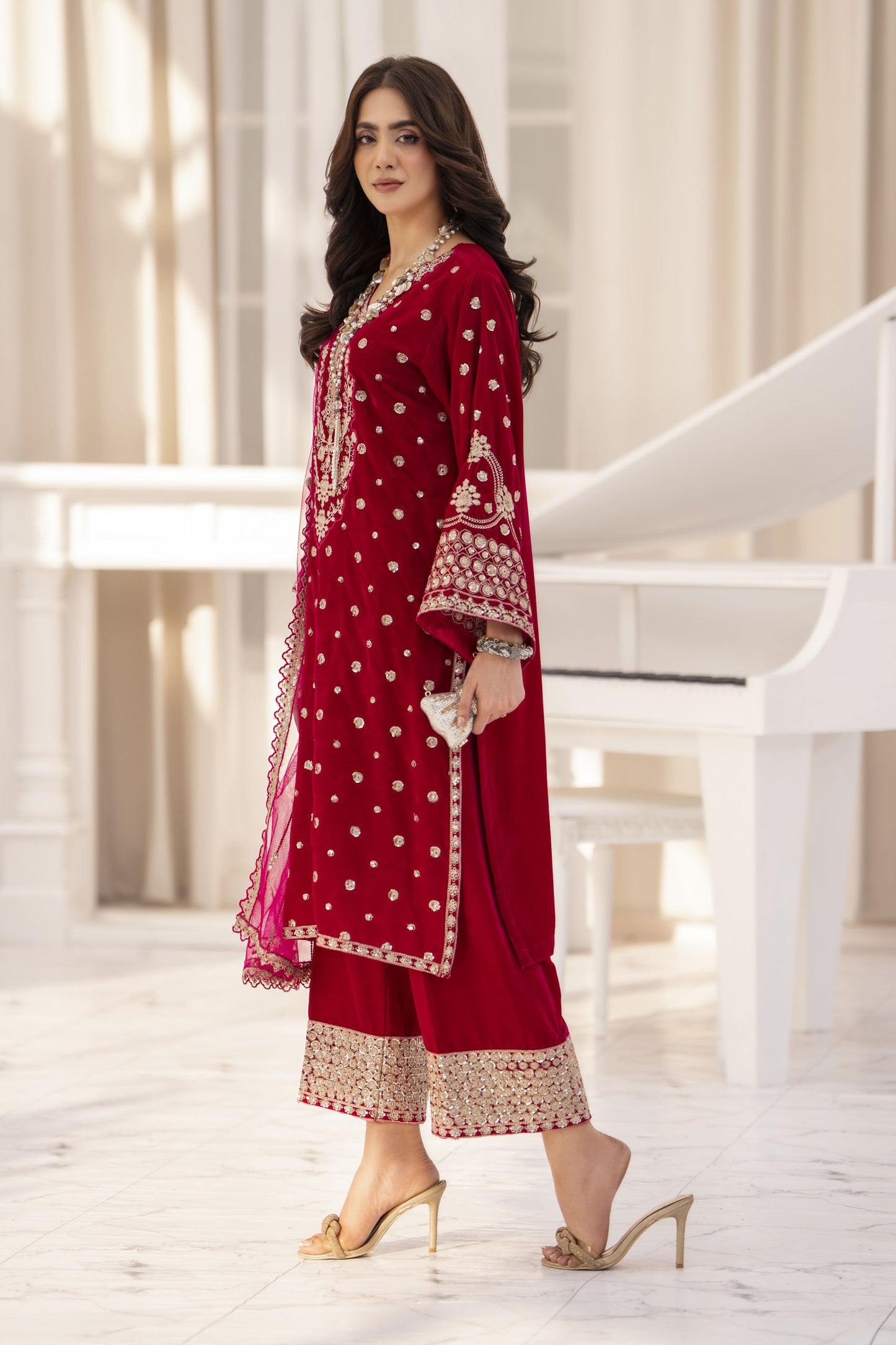 Makhmal by Gul Warun Shocking Pink 3pc Velvet Embroidered Suit MBG2