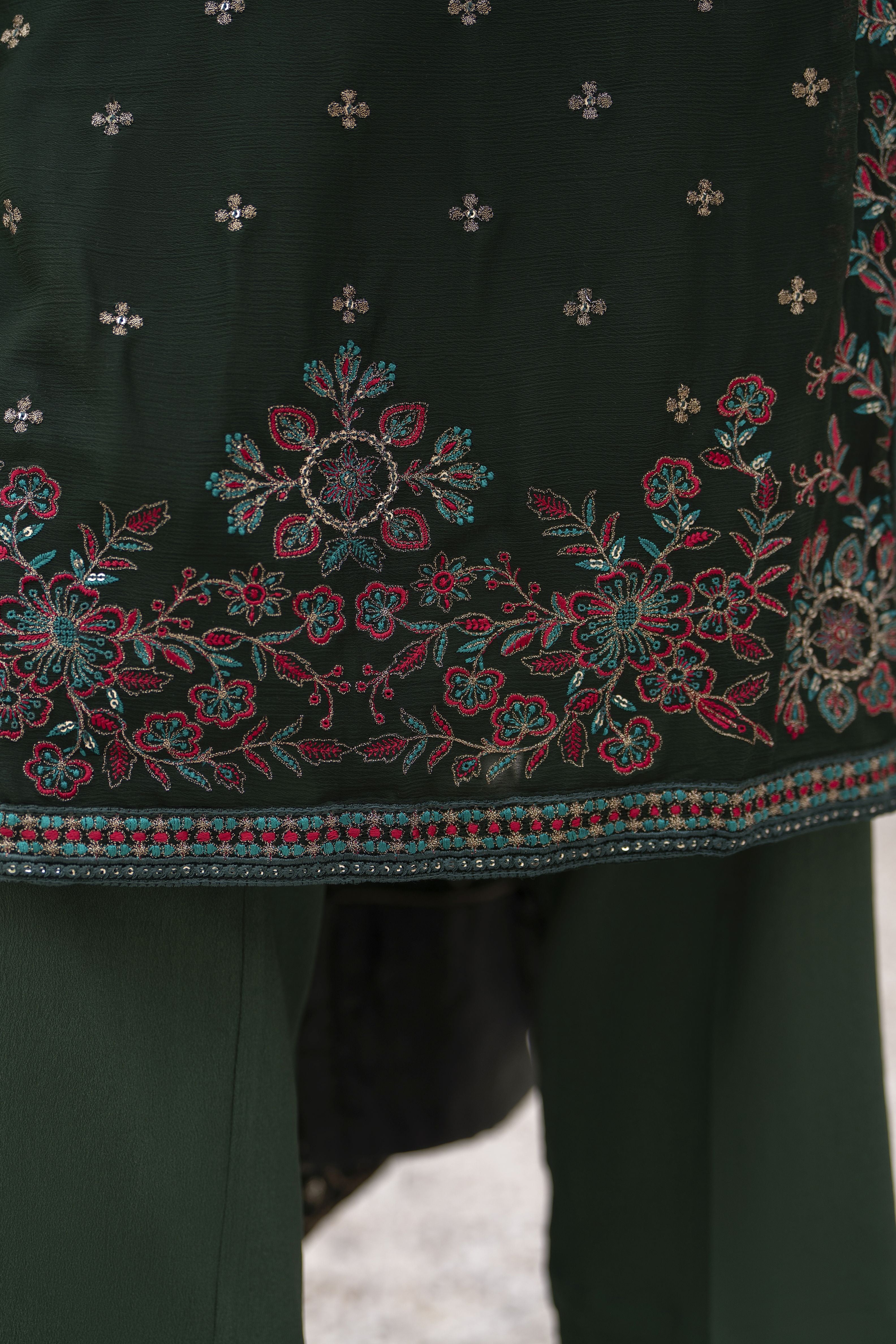 Zareen by Gul Warun 3pc Chiffon Embroidered Suit – ZGW9
