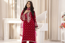 Makhmal by Gul Warun Shocking Pink 3pc Velvet Embroidered Suit MBG2