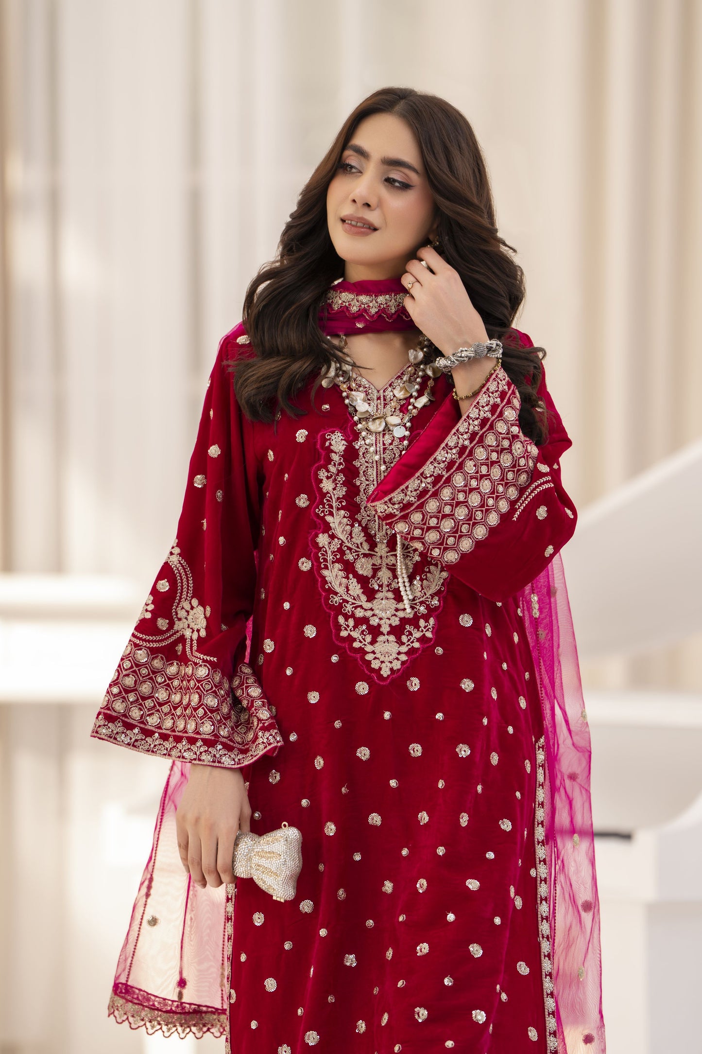 Makhmal by Gul Warun Shocking Pink 3pc Velvet Embroidered Suit MBG2