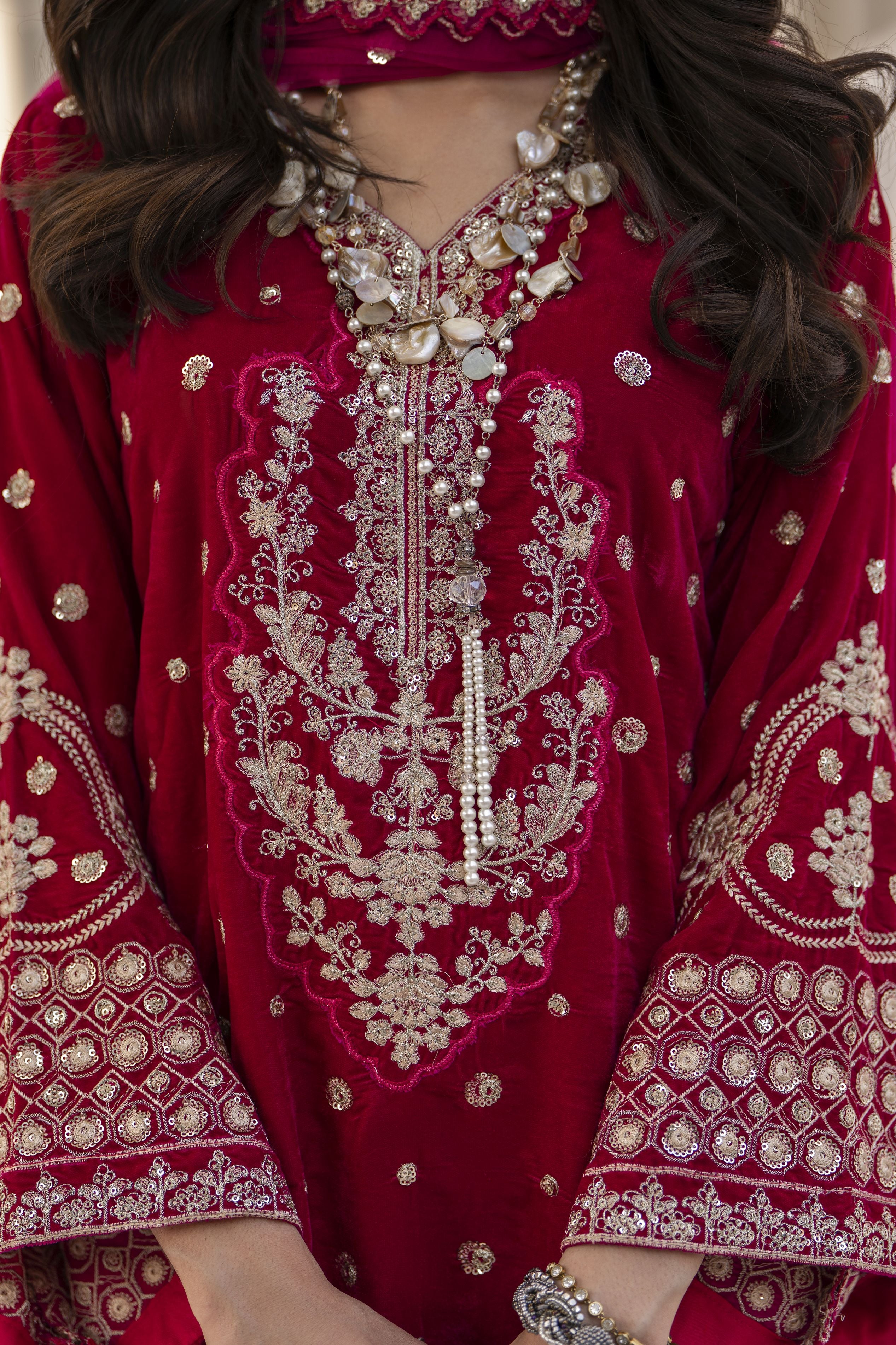 Makhmal by Gul Warun Shocking Pink 3pc Velvet Embroidered Suit MBG2