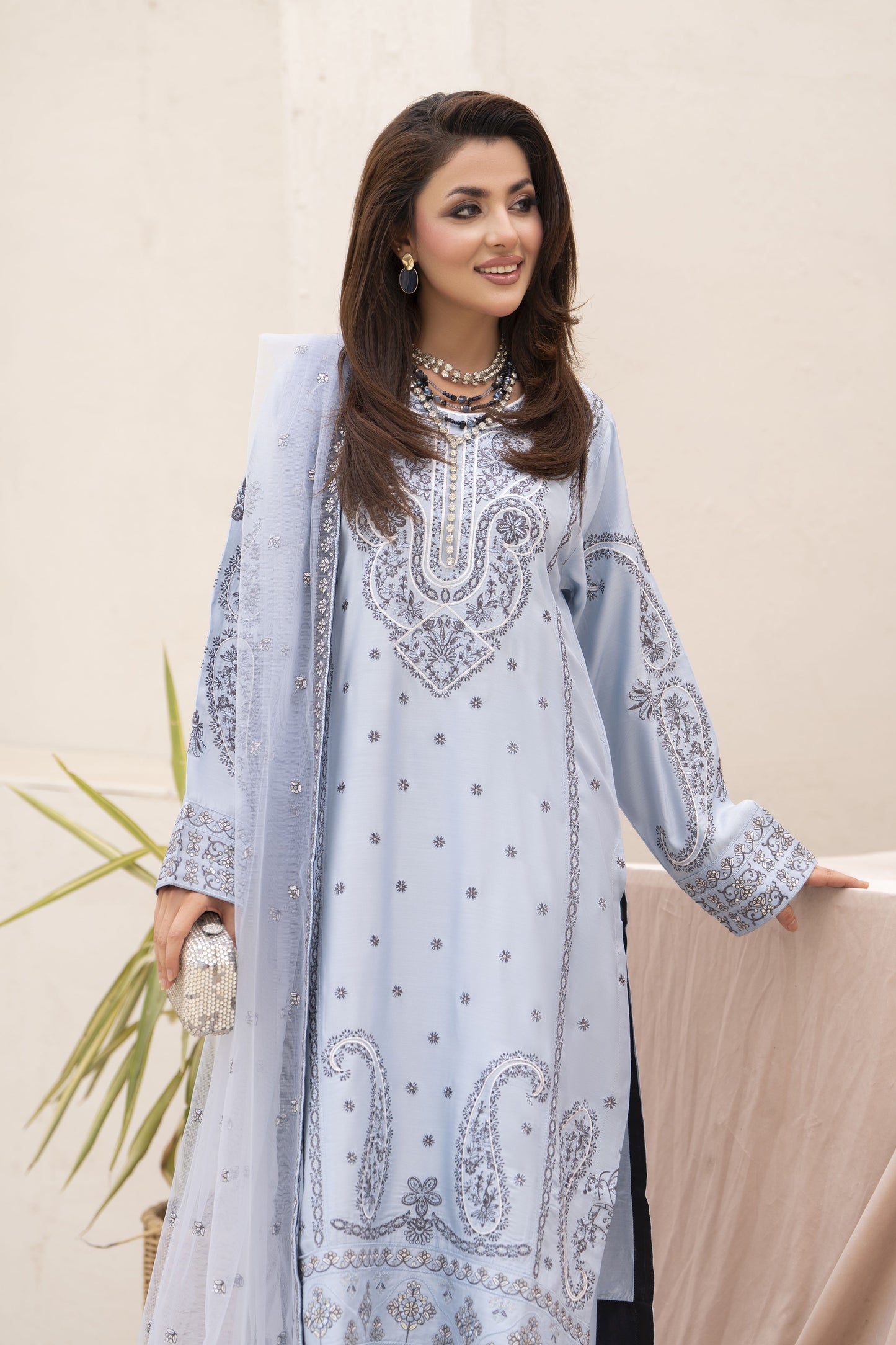 Zareen by Gul Warun 3pc Viscose Embroidered Suit – ZGW7
