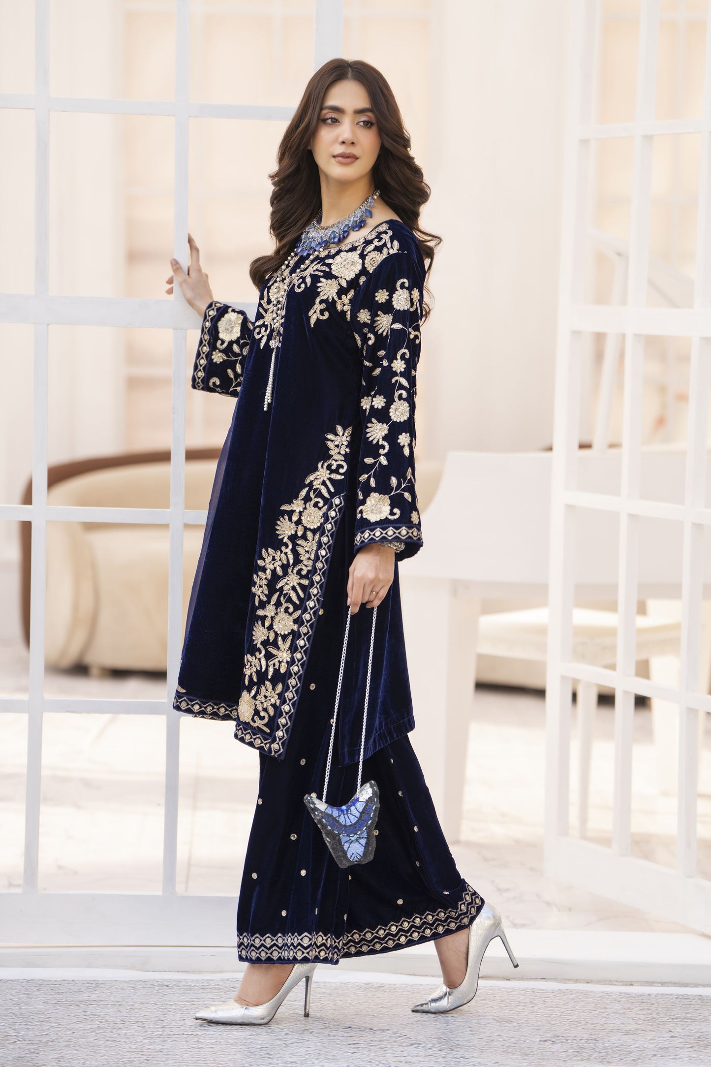 Makhmal by Gul Warun Navy Blue 3pc Velvet Embroidered Suit MBG4