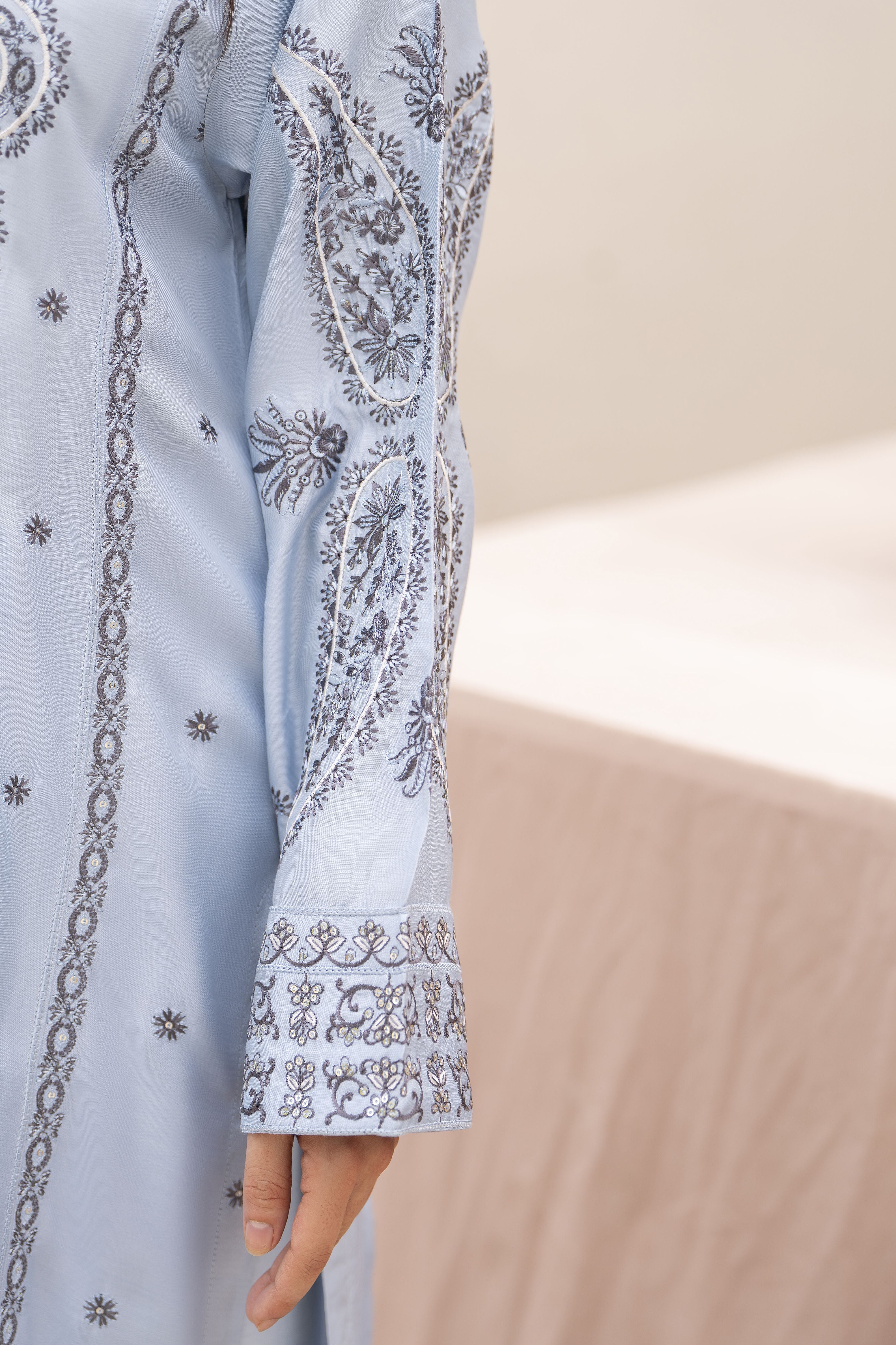 Zareen by Gul Warun 3pc Viscose Embroidered Suit – ZGW7