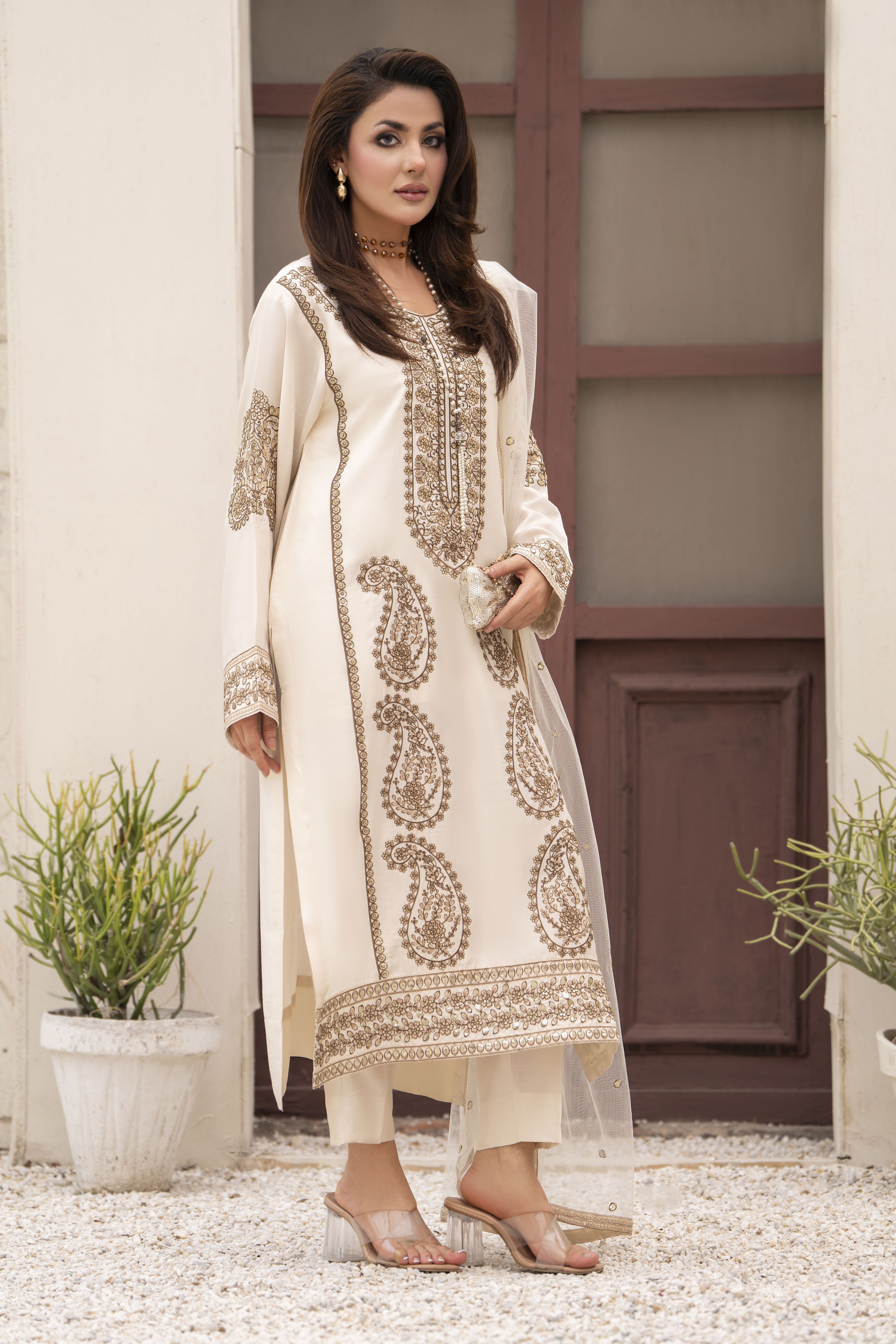 Zareen by Gul Warun 3pc Viscose Embroidered Suit – ZGW10