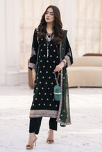 Makhmal by Gul Warun Bottle Green 3pc Velvet Embroidered Suit MBG5