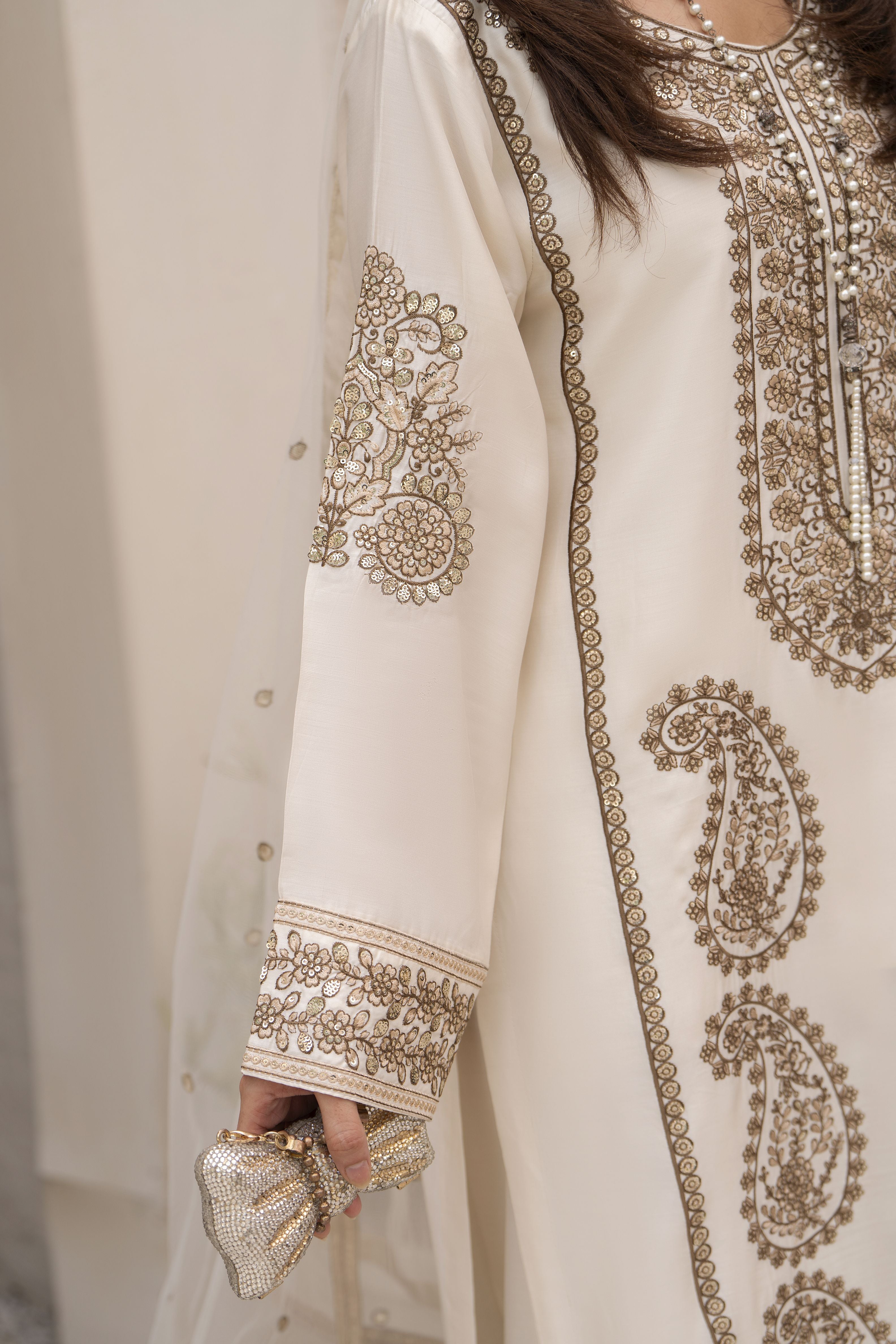 Zareen by Gul Warun 3pc Viscose Embroidered Suit – ZGW10