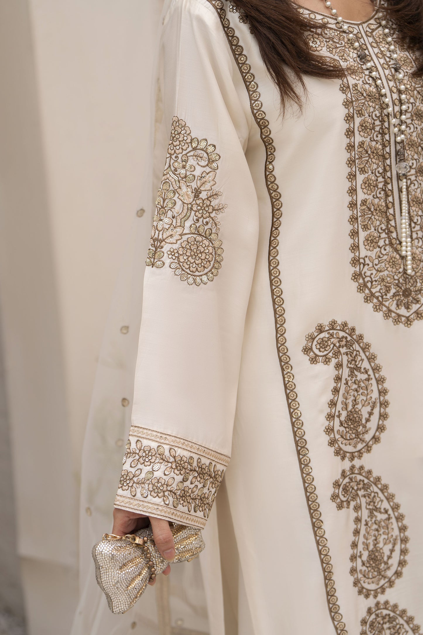 Zareen by Gul Warun 3pc Viscose Embroidered Suit – ZGW10