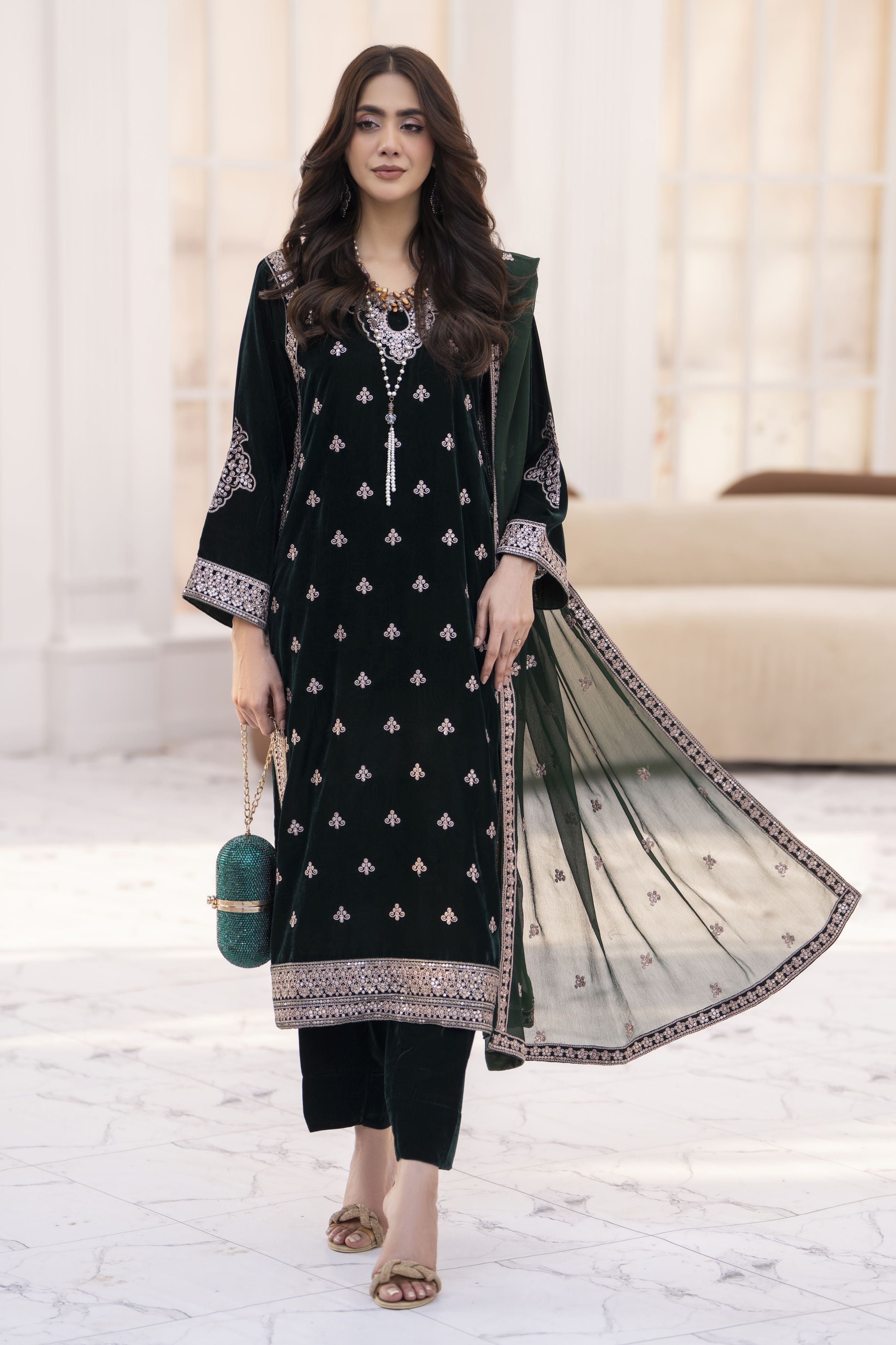 Makhmal by Gul Warun Bottle Green 3pc Velvet Embroidered Suit MBG5