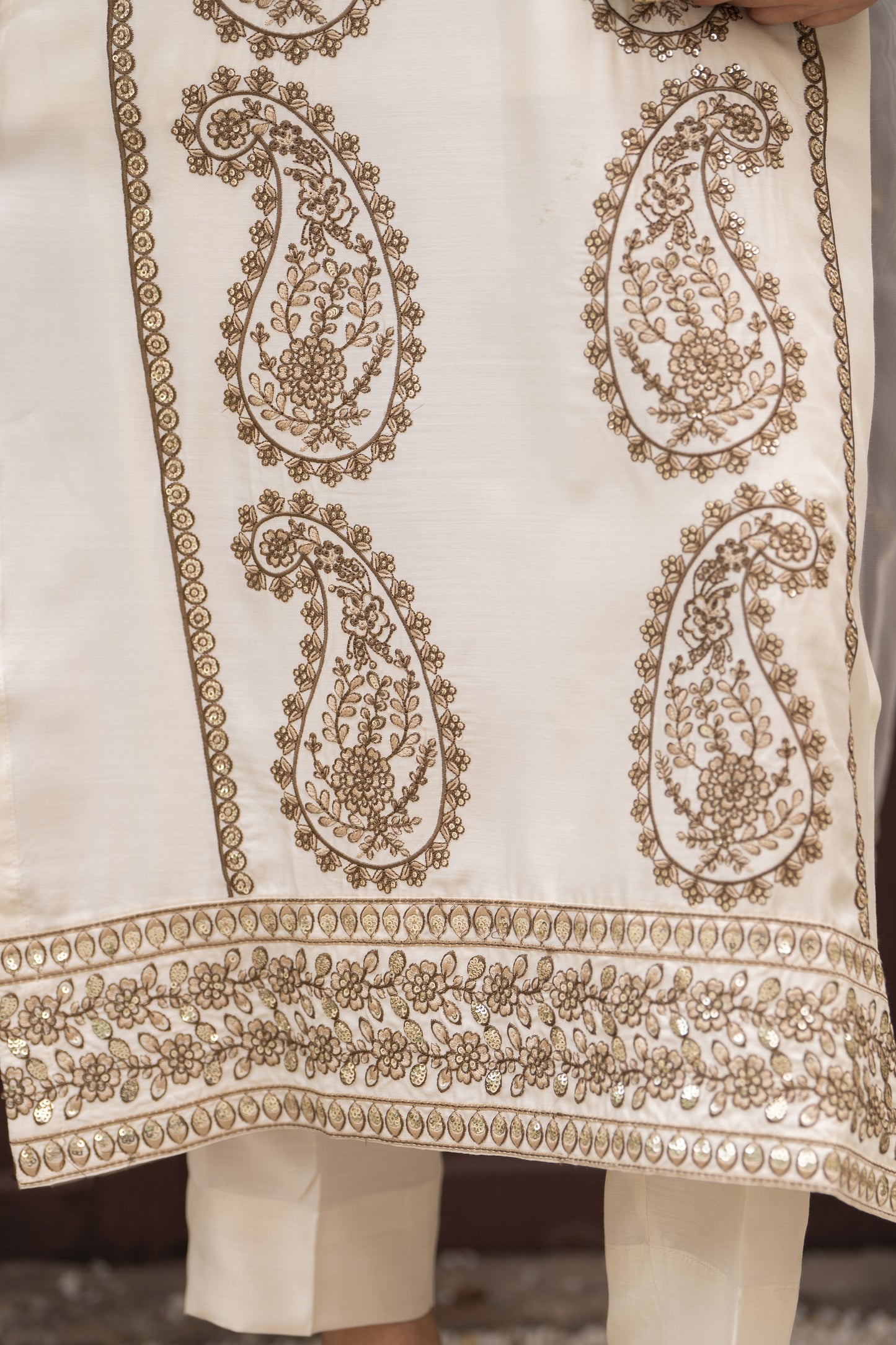 Zareen by Gul Warun 3pc Viscose Embroidered Suit – ZGW10