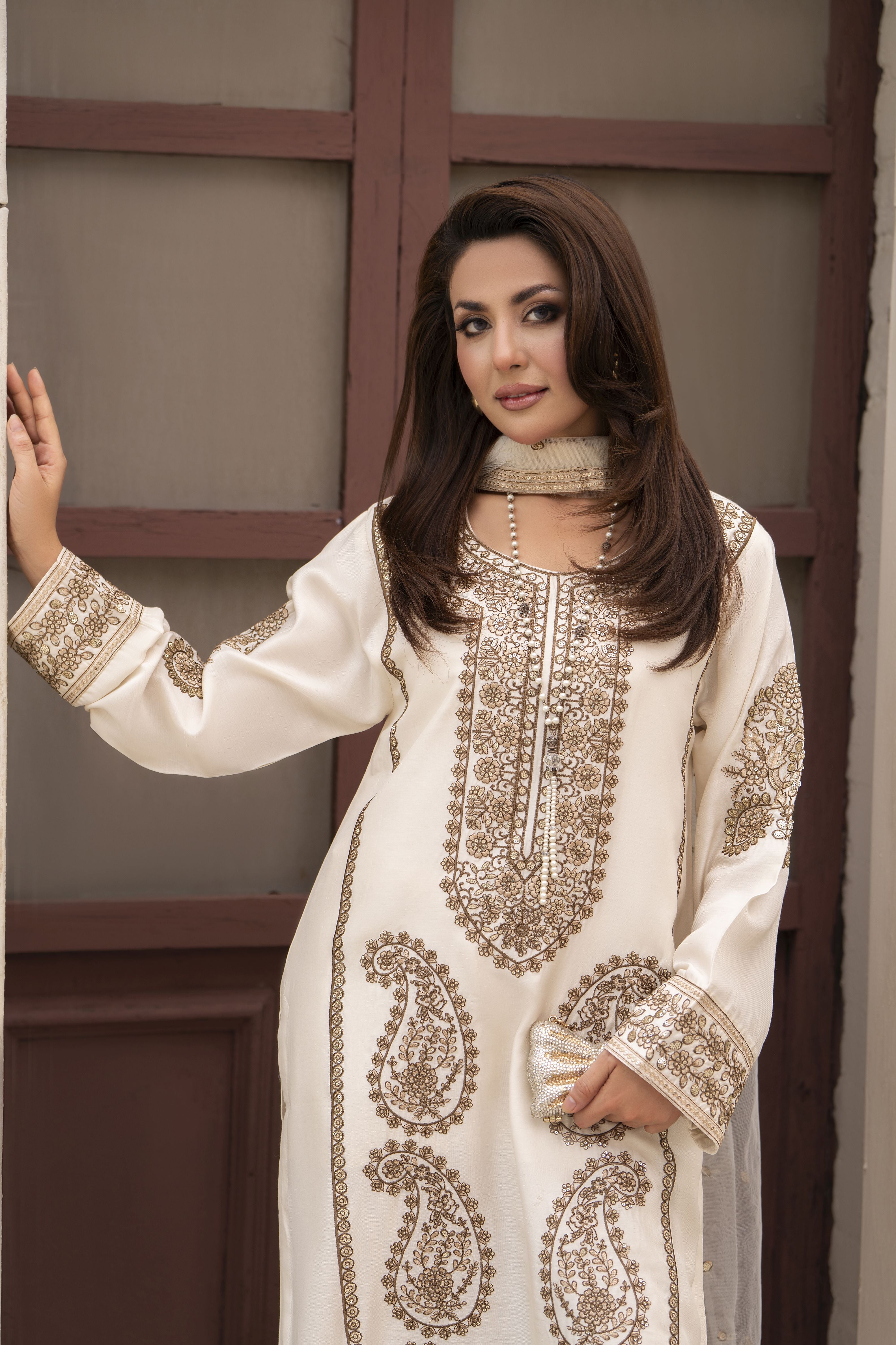 Zareen by Gul Warun 3pc Viscose Embroidered Suit – ZGW10
