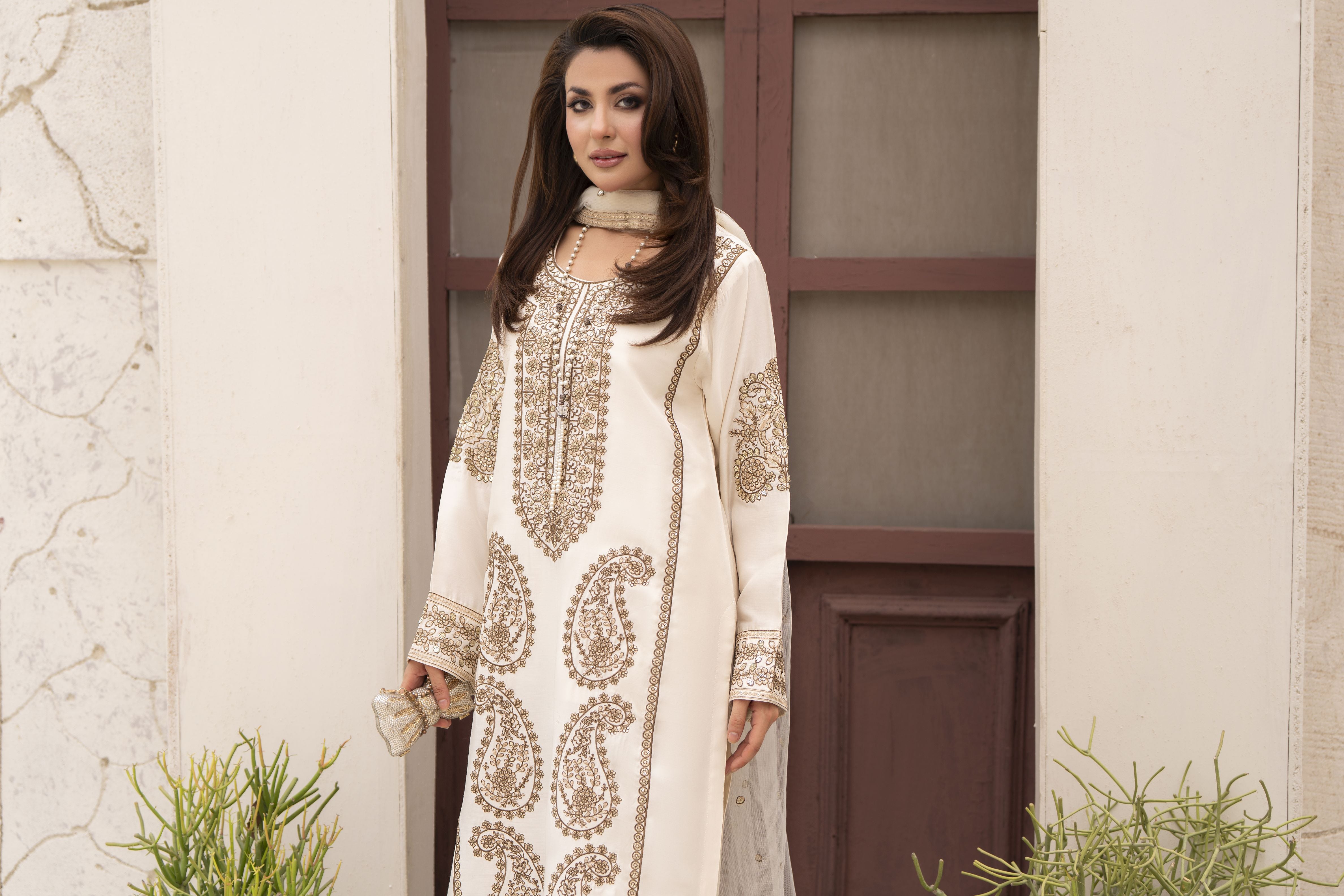 Zareen by Gul Warun 3pc Viscose Embroidered Suit – ZGW10