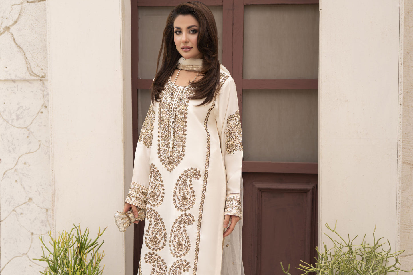 Zareen by Gul Warun 3pc Viscose Embroidered Suit – ZGW10