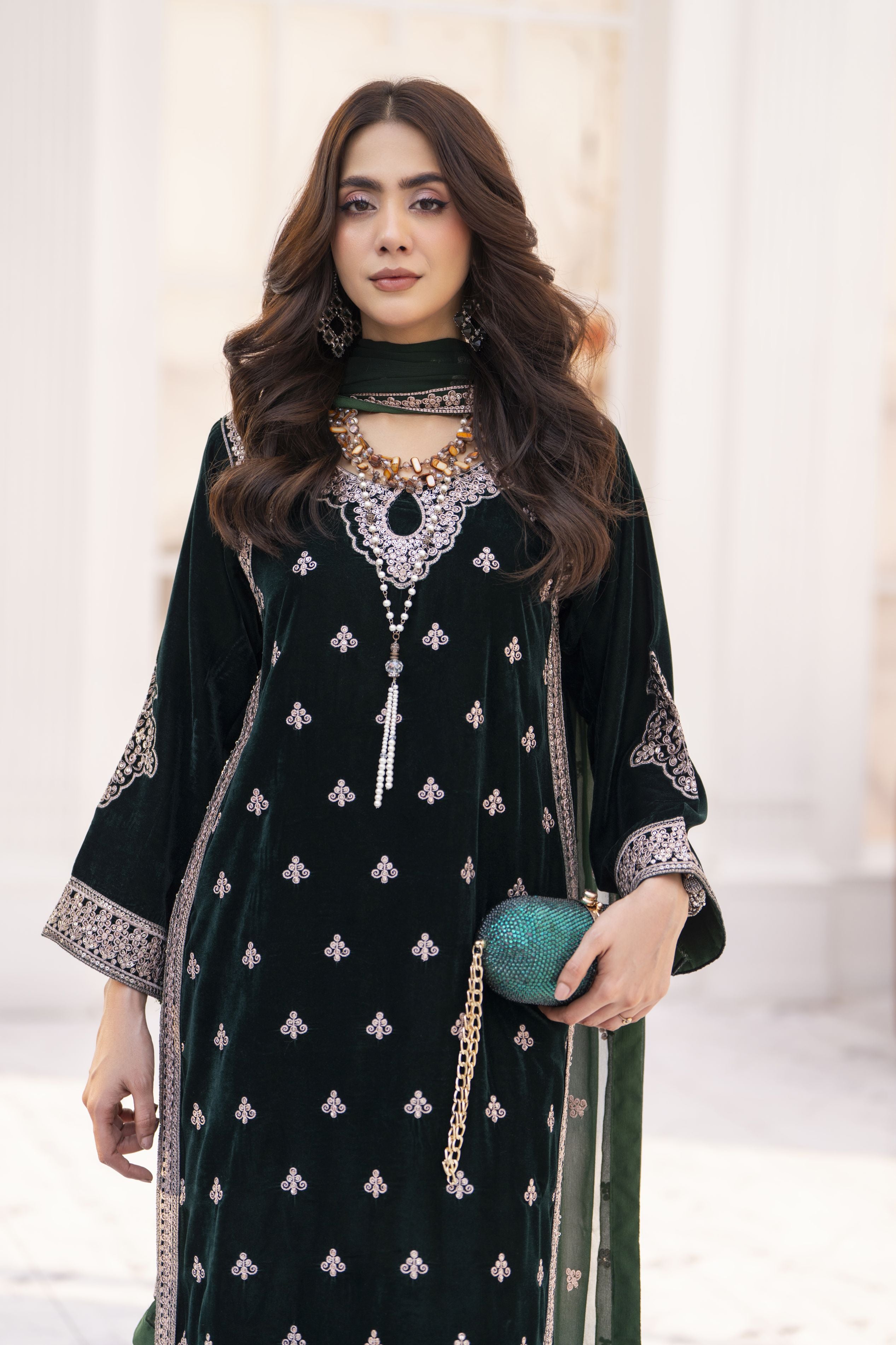 Makhmal by Gul Warun Bottle Green 3pc Velvet Embroidered Suit MBG5